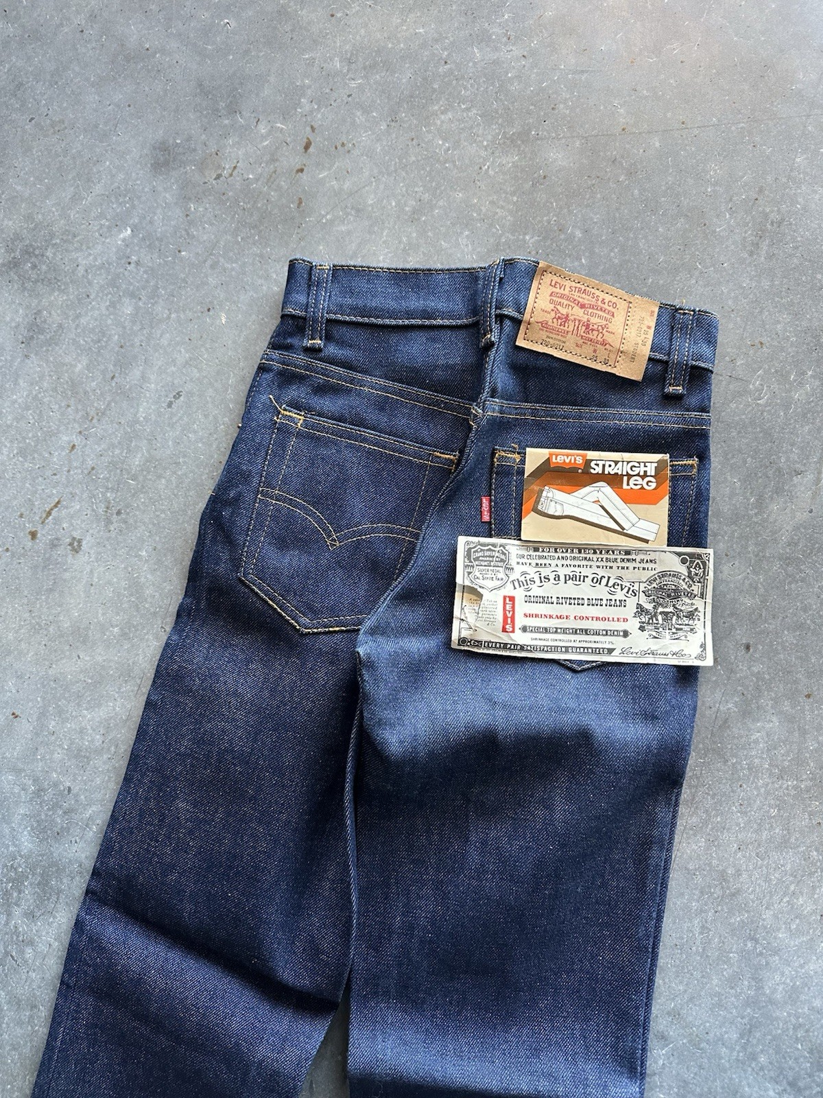 Vintage 80s Deadstock Levi’s Straight Leg Denim Jeans 22 X 31