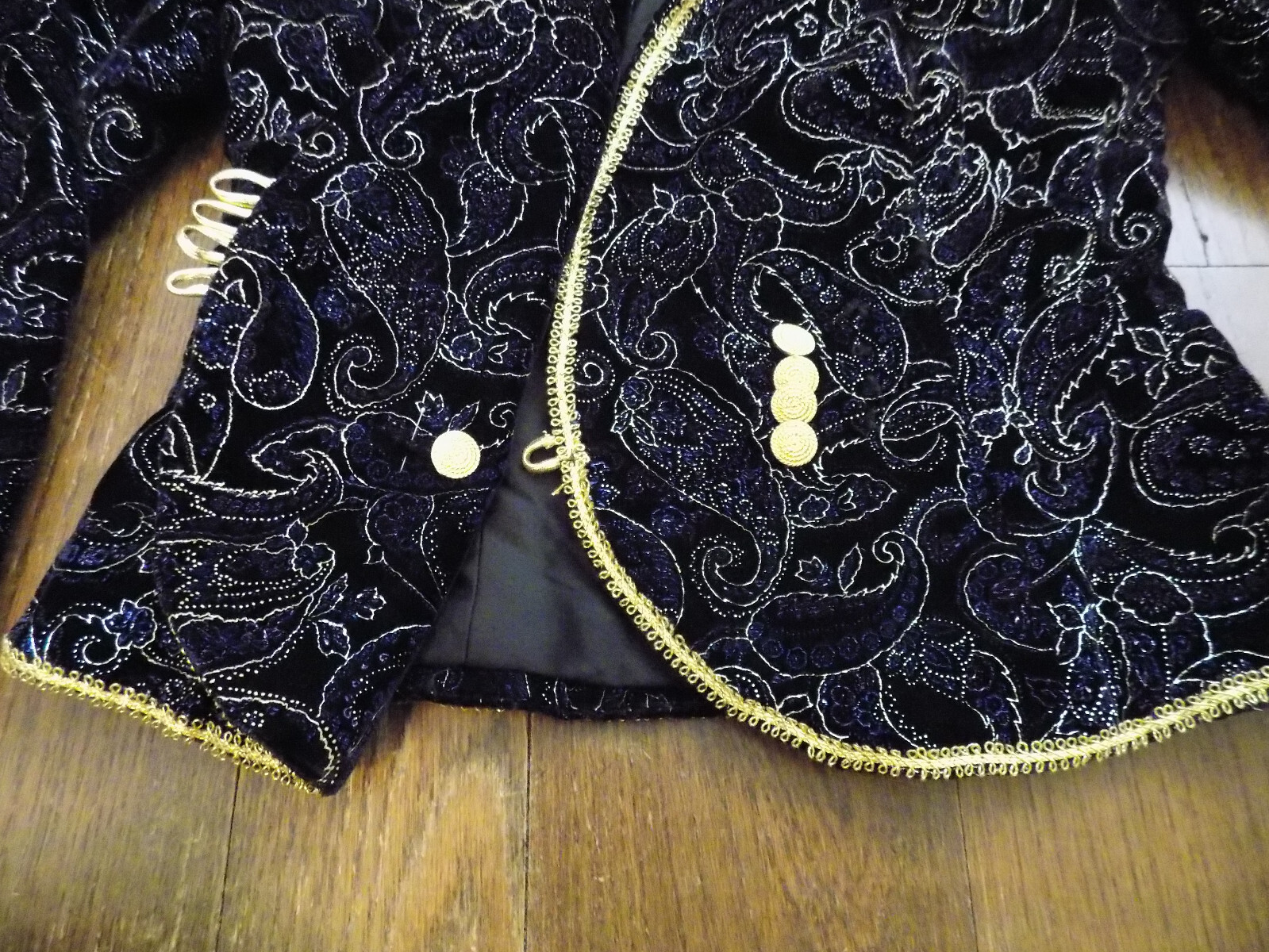 Vtg Velvet Black Brocade Jacket Blazer „braided” Buttons Gold ribbon Trim sz S