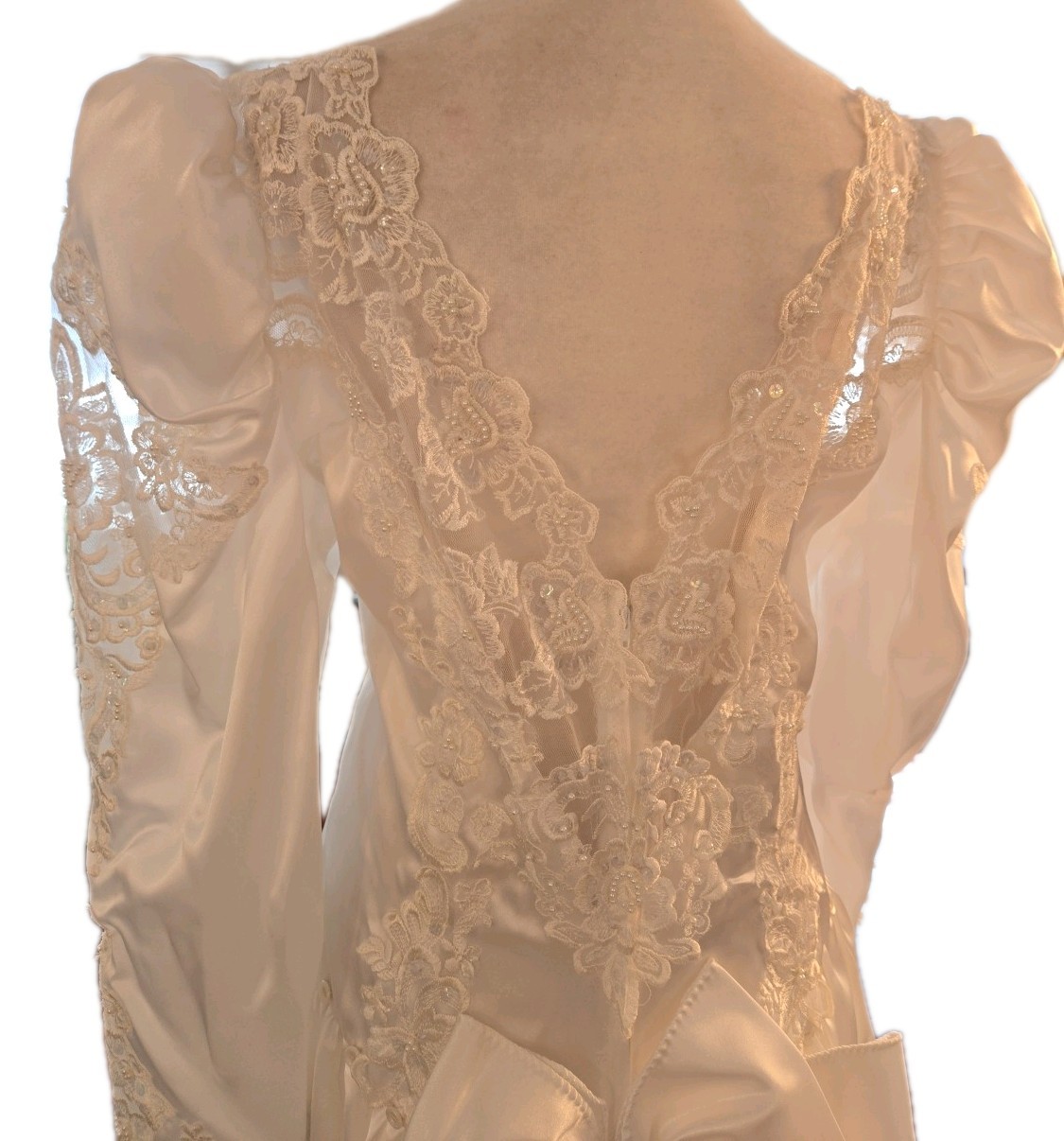 VTG 80s Victorian Demure Lace Pearls Long Sleeve Wedding Gown Size 22