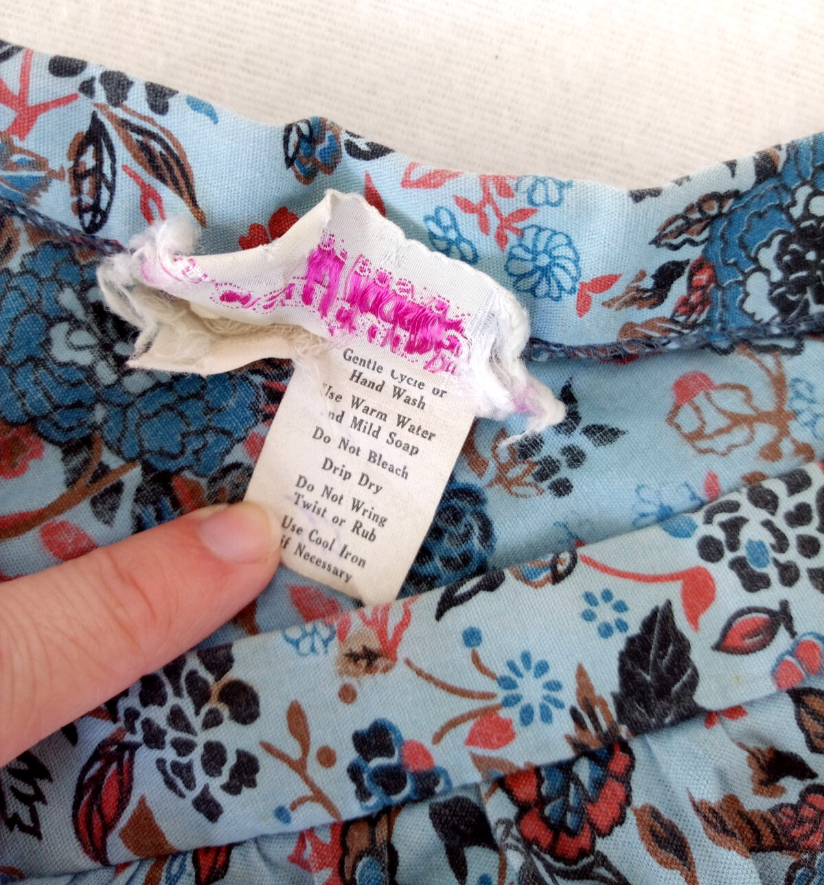 Vintage 1970s Blue Floral Midi Skirt 27” Waist Small Cottage Core Cotton
