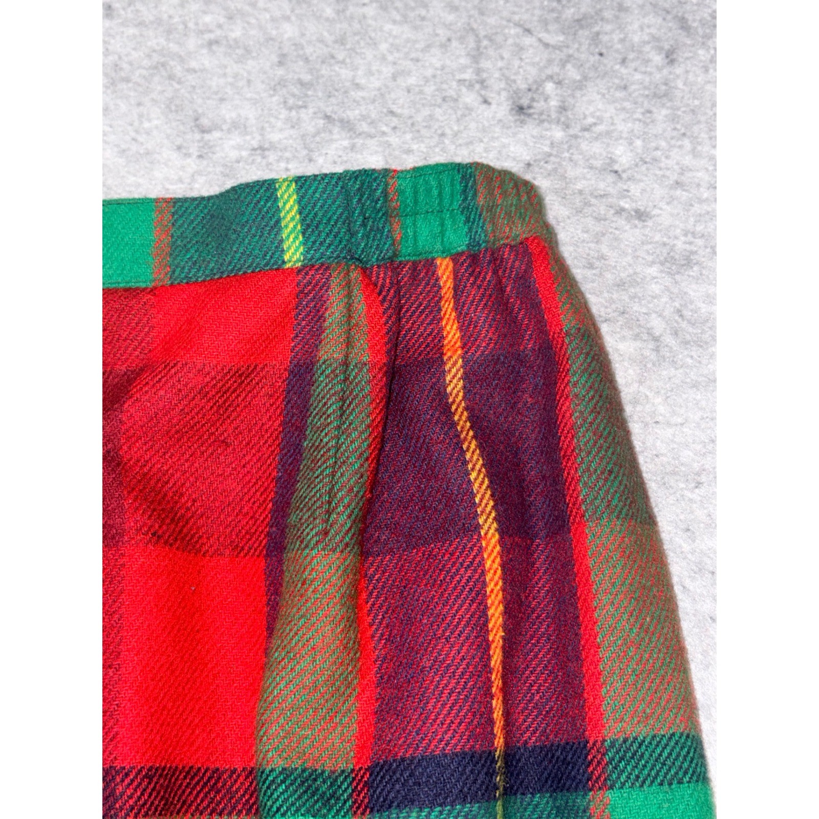 Vintage Wool Plaid Kilt 10 Skirt Red Green Blue Tartan Pleated Midi Buckle Side