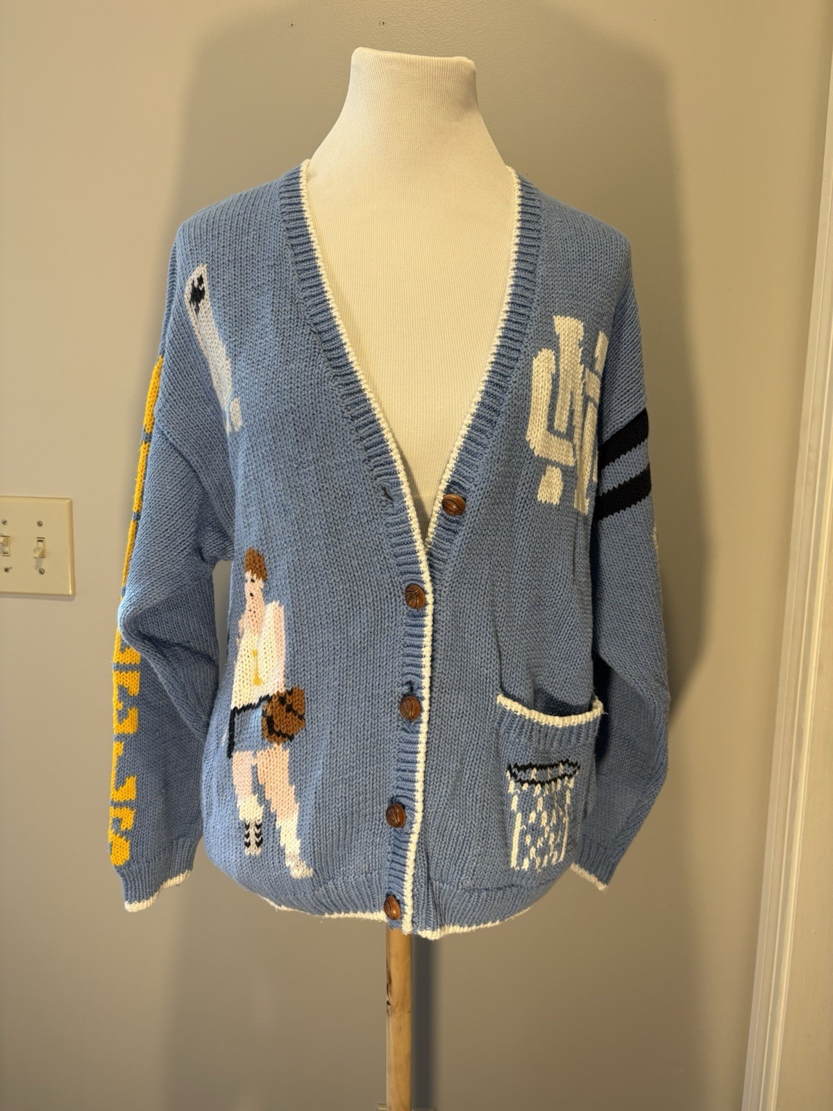 Vintage Belle Point UNC Tarheels Basketball Cardigan Size Large
