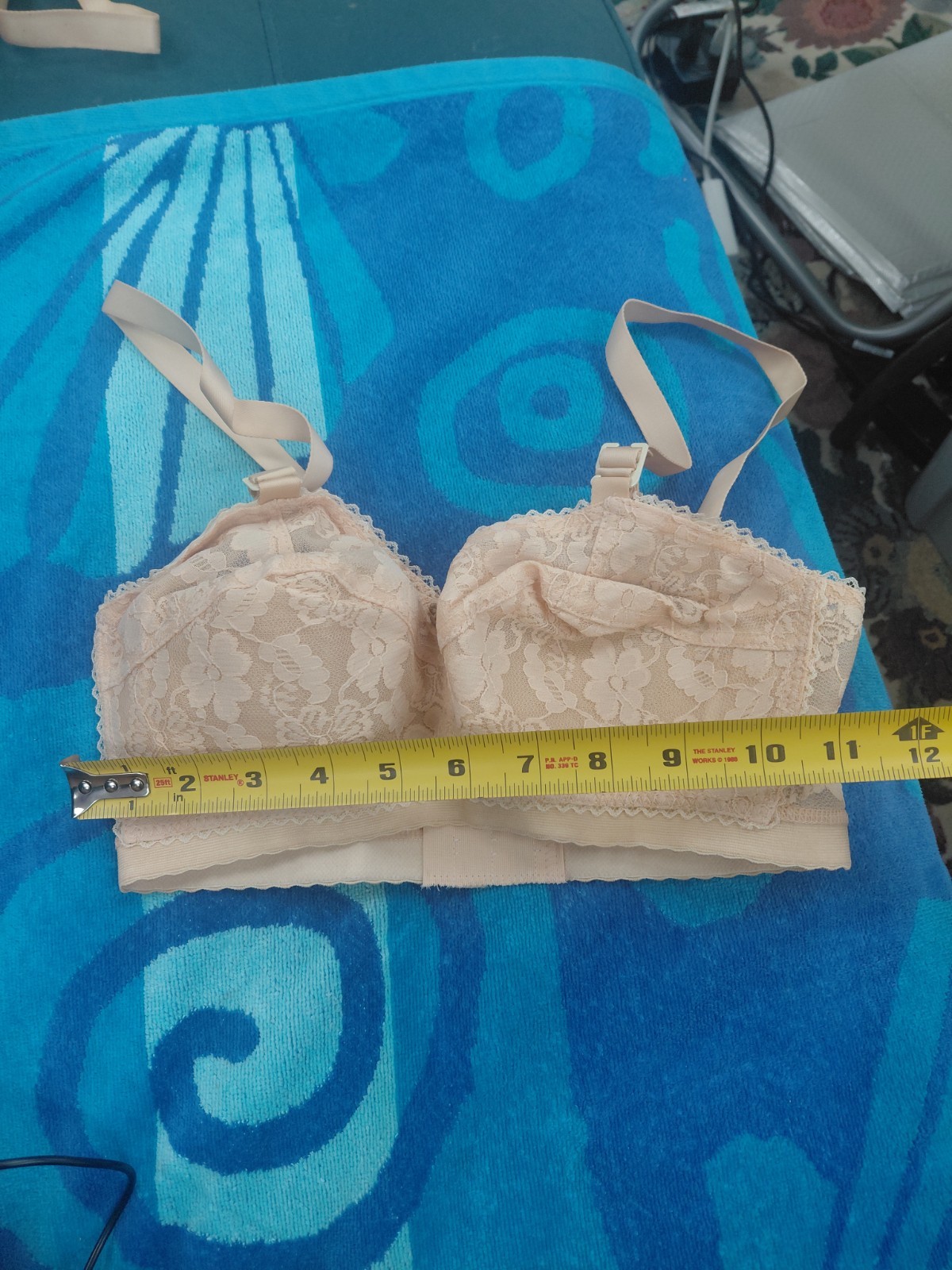 Vintage Lady Cameo Lingerie Bra Size 28EE