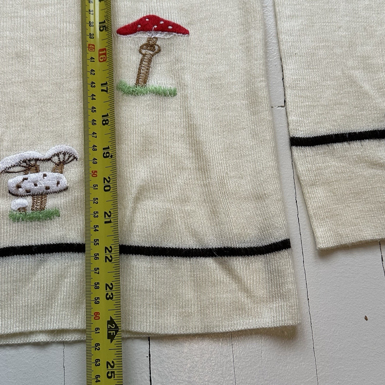 70s Mushroom Embroidered Sweater Leroy Knitwear Size Medium Hippie