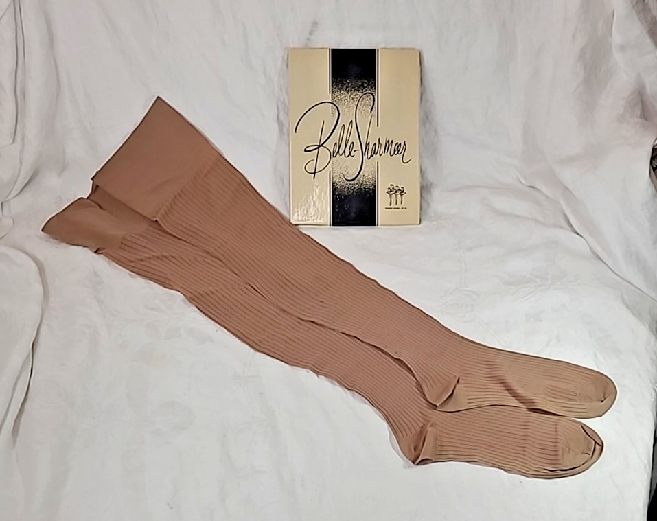1 pr. Vtg – Belle Sharmeer Actionwear / Teakwood / Sz. Tall 5’8″ +/ Stockings