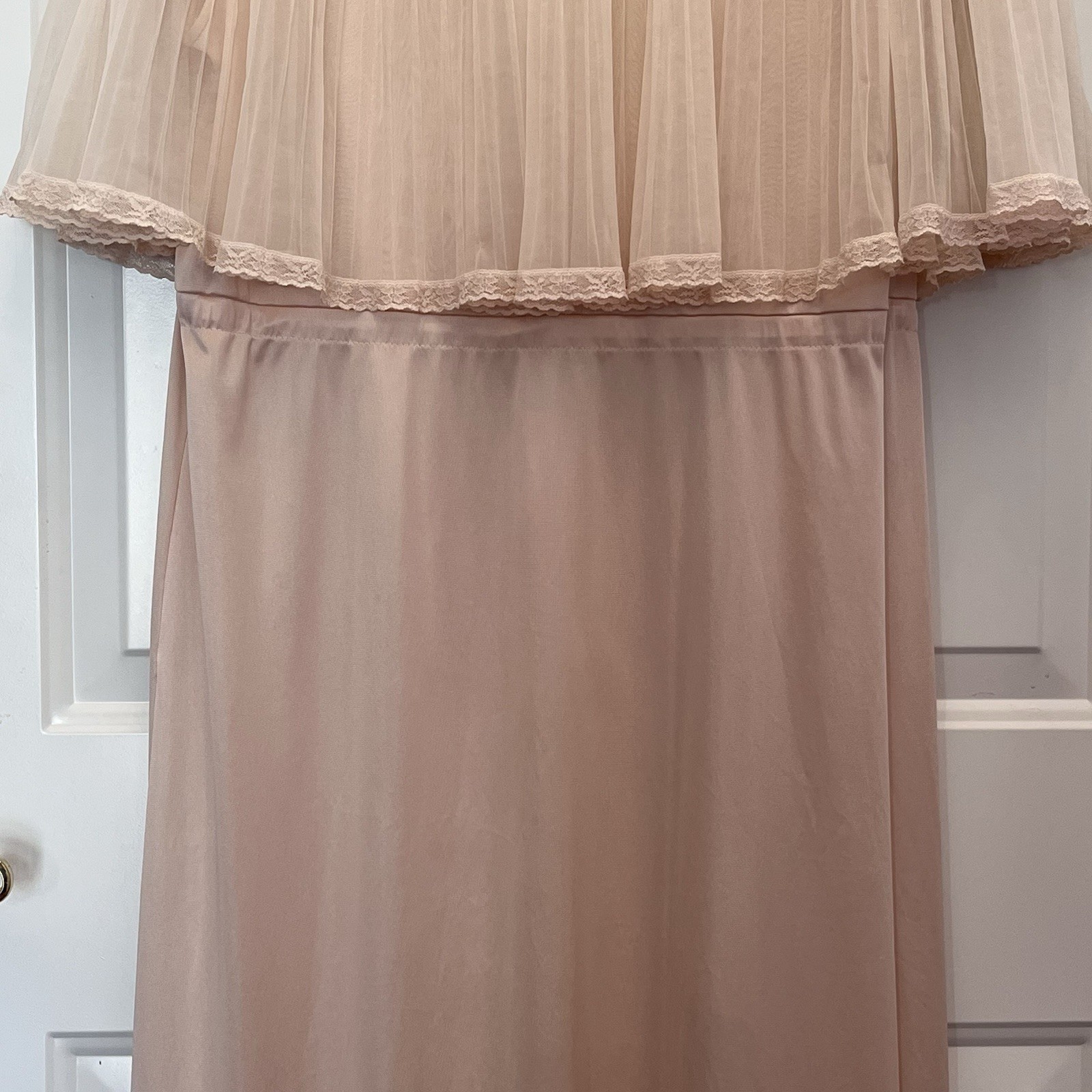 Jolie Two VTG Nylon Robe Sheer Pleated Chiffon Capelet Dressing Gown Beige Small