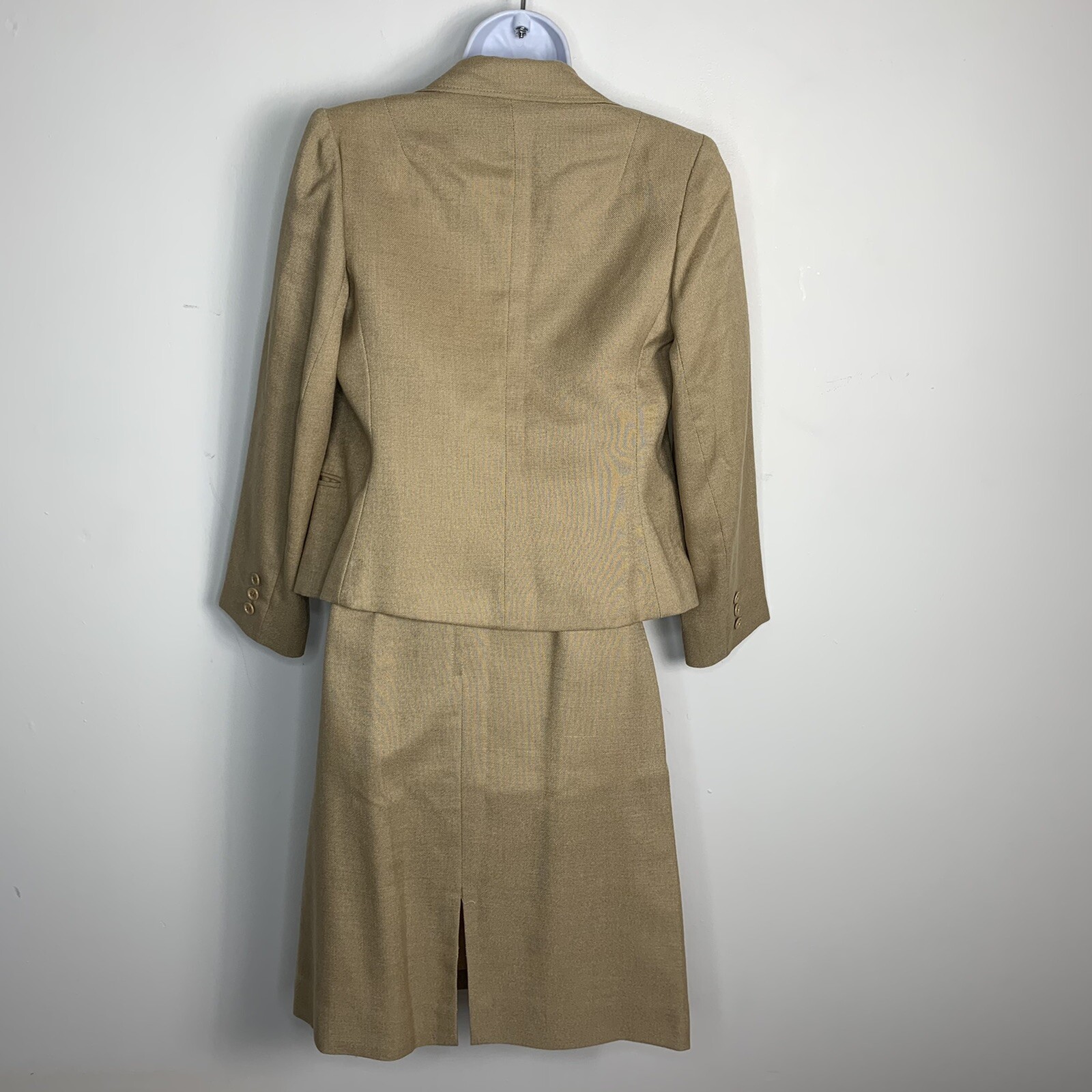 Larry Levine Womens Skirt Suit sz 10 Tan Blazer Pencil Classic Workwear VINTAGE