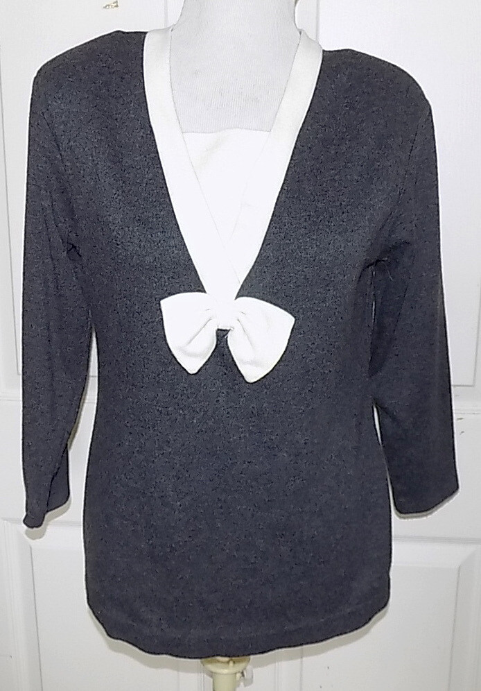 Vintage 70s 80s Gray Acrylic Pullover Aron Top White Trim Bow Size Small B36 ***