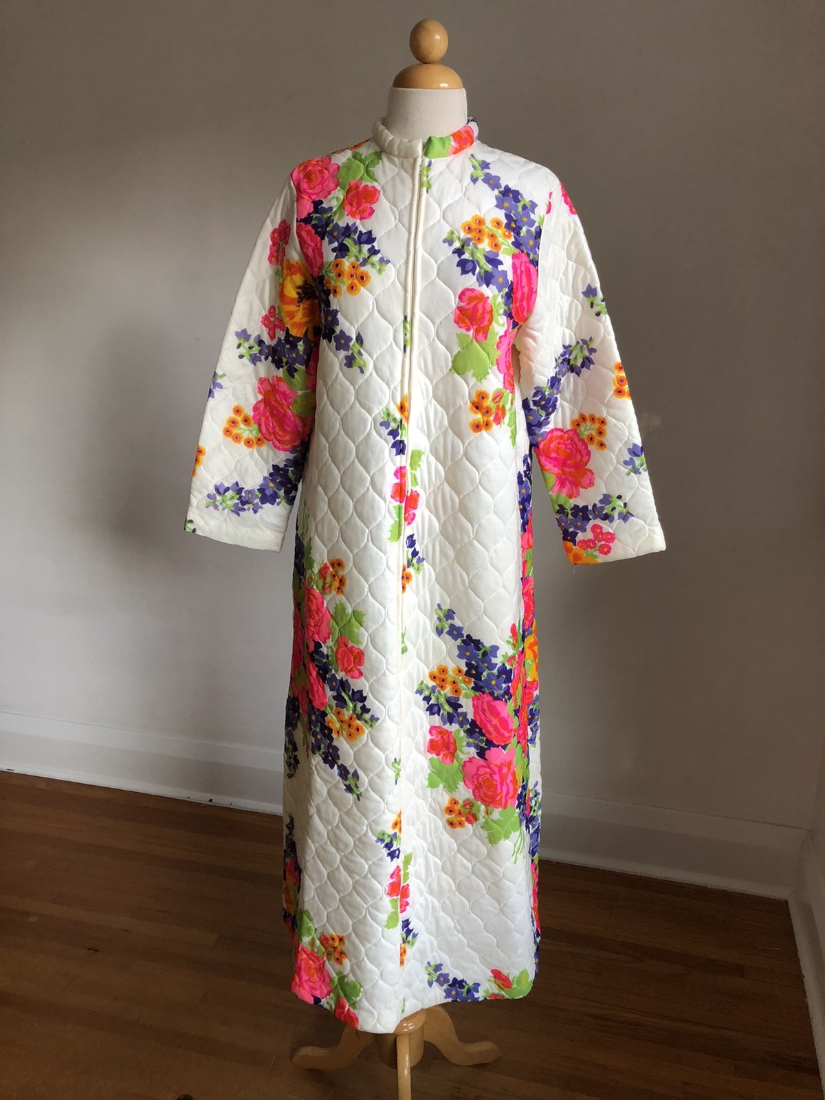 STUNNING VTG NWOT MONTGOMERY WARD Floral Quilted Robe Housecoat SZ M/L