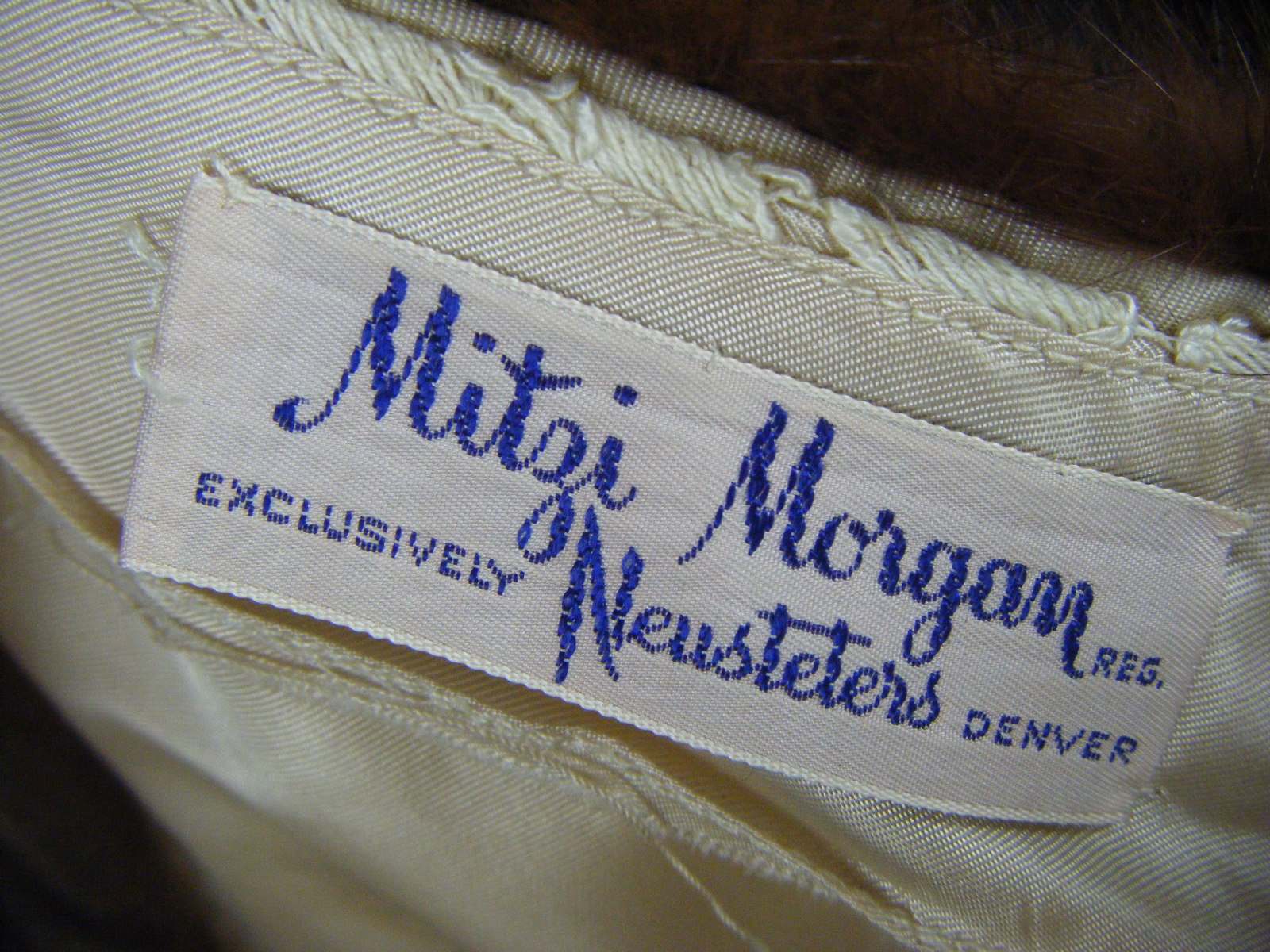 MITZI MORGAN for NEUSTETERS Vtg 50s Cream Lace Dress w/Mink Collar-Bust 36/S