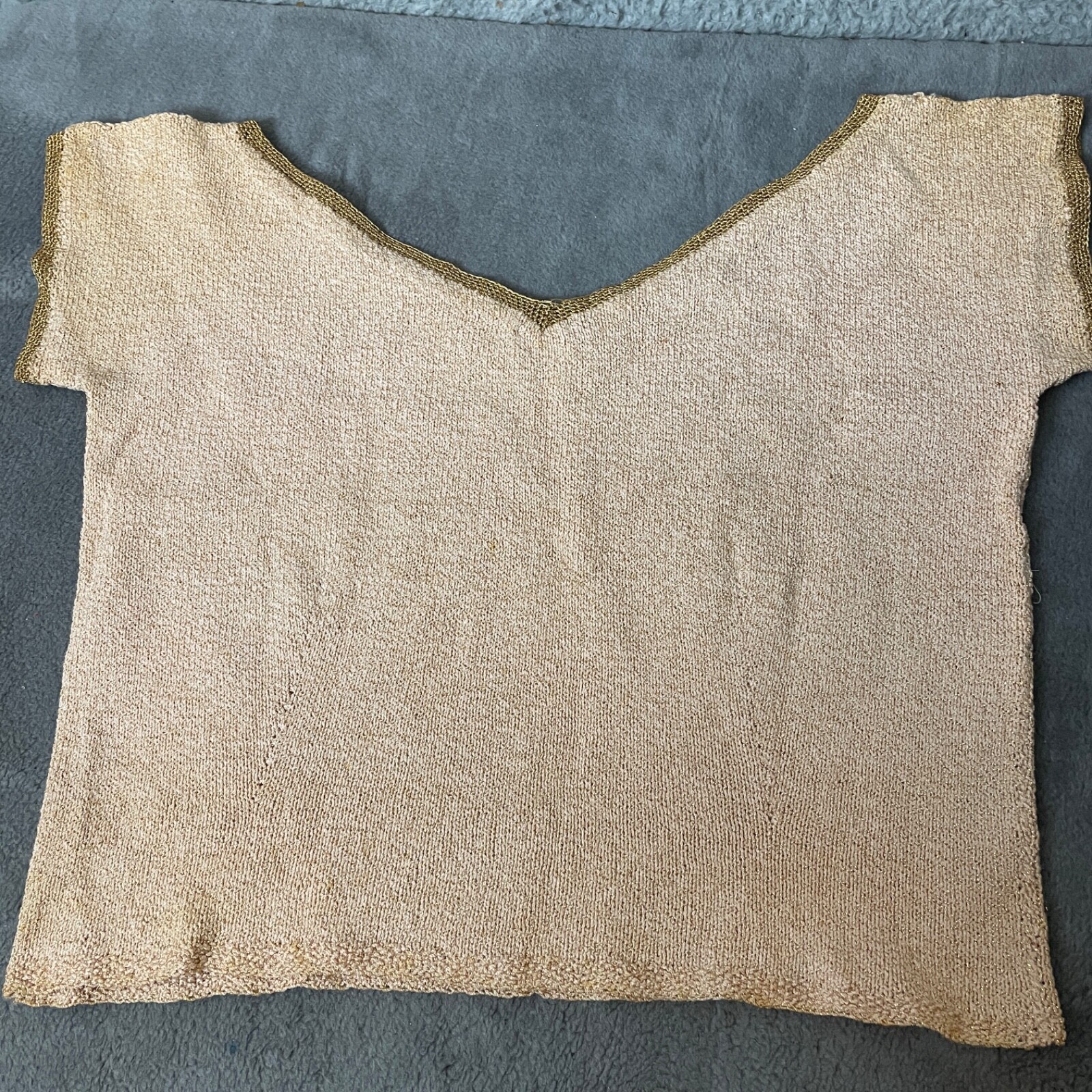 Vintage Knitted Top Womens Sweater S/M Beige Gold Metallic Trim Vneck Glam VTG