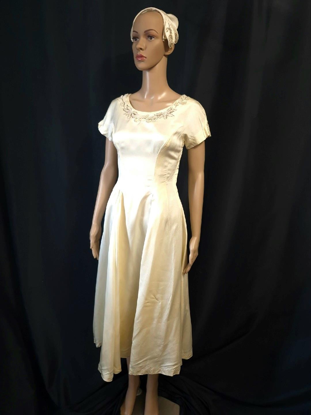 BEADED CREAM FAILLE 1950s Vintage Full Circle Skirt PARTY DRESS w/HAT – S/XS