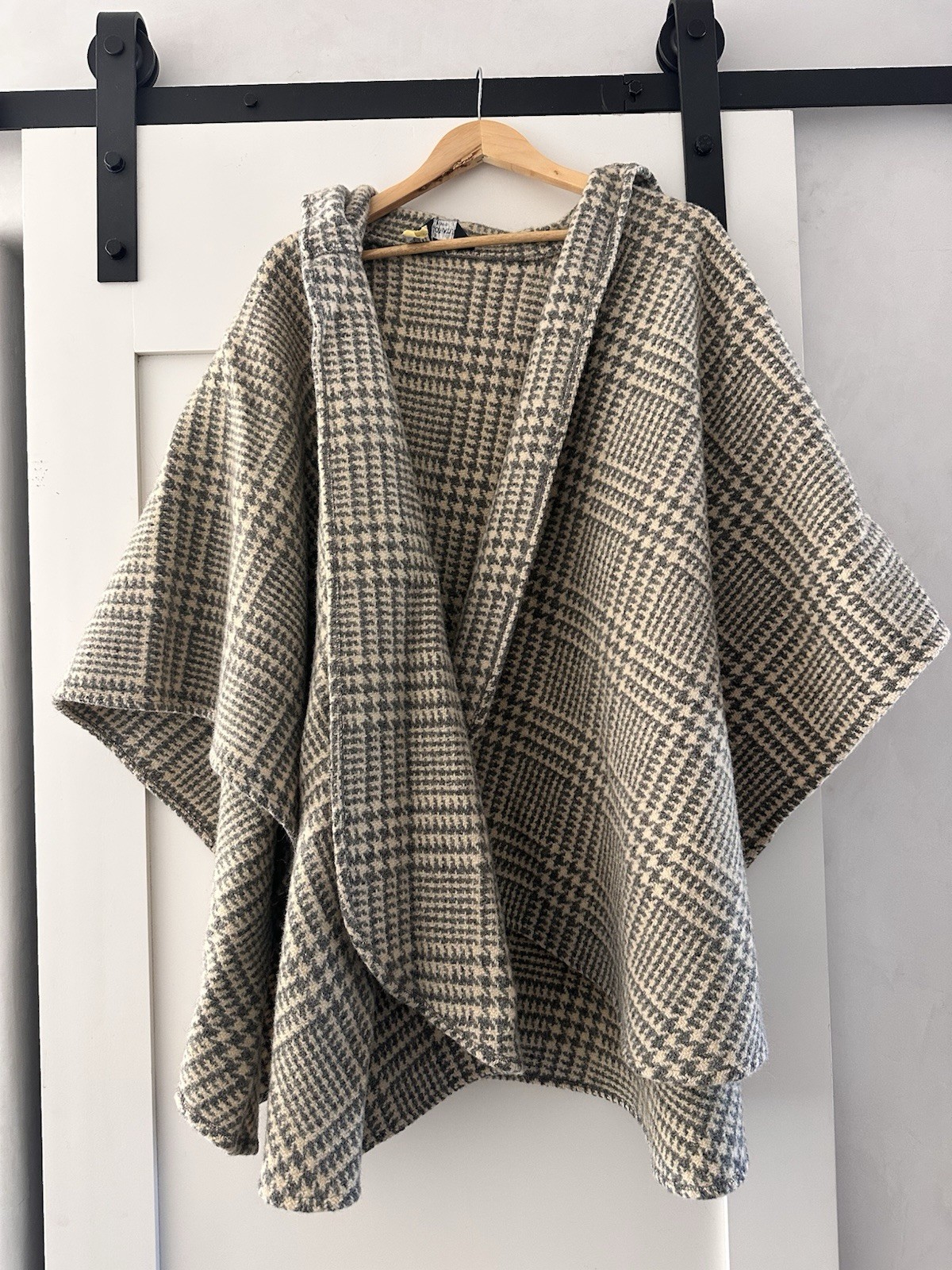 1970s Vintage Handmade Wool Houndstooth Hooded Cape Poncho Coat One Size