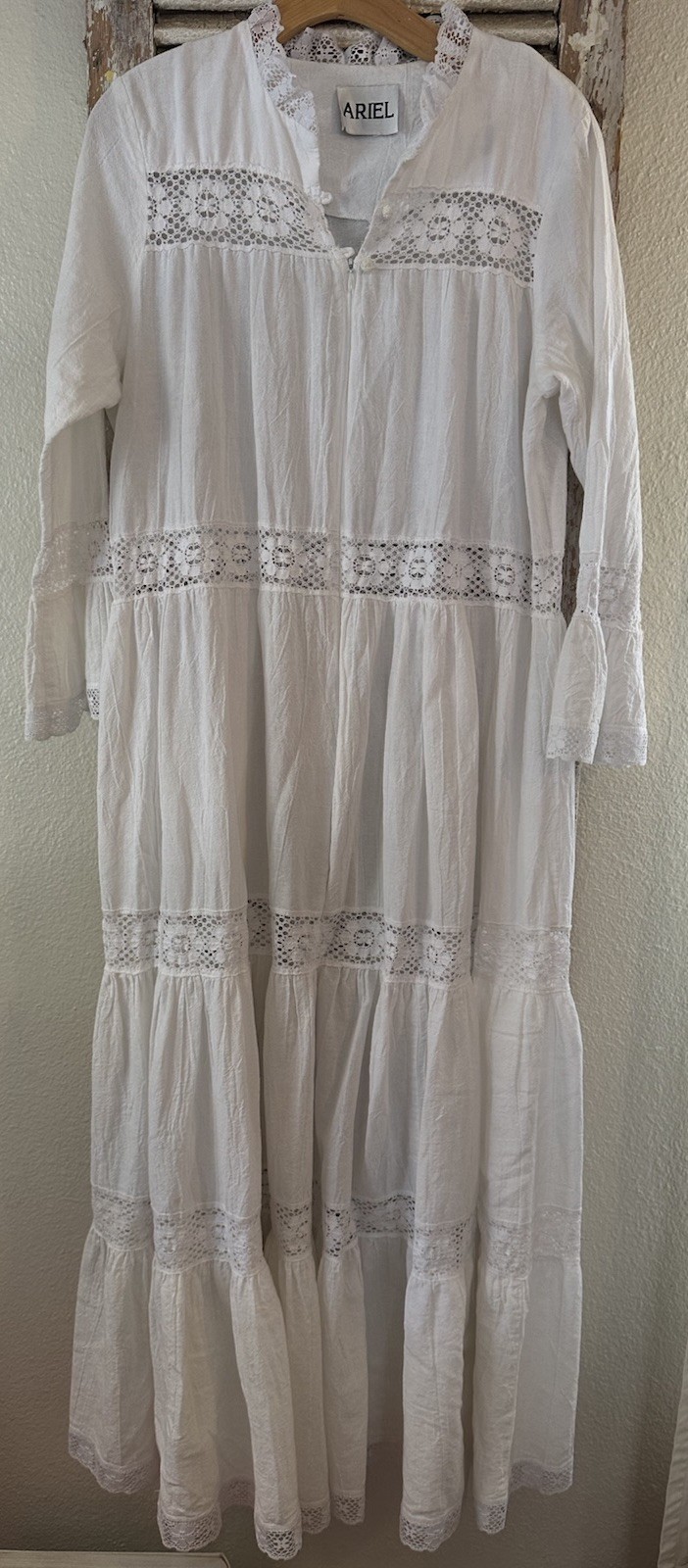 B8 Vintage Ariel Dress Womens Medium? White Eyelet Button Front Ruffle Prairie