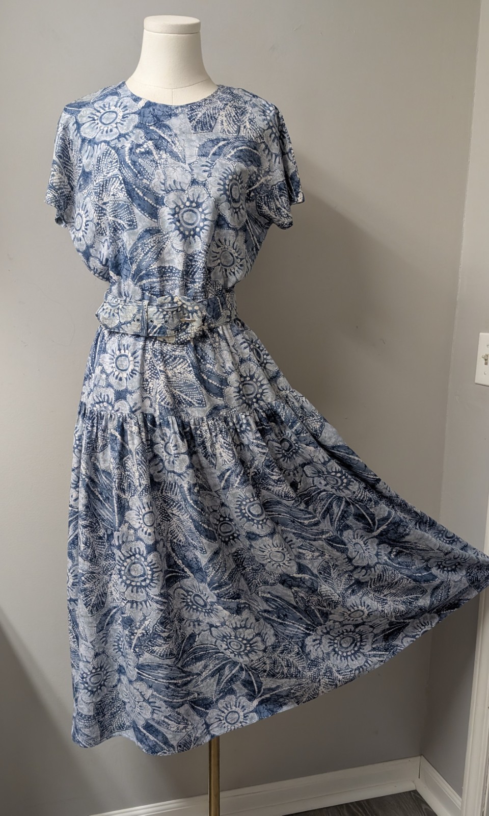 Vintage 80s Phoebe Rayon Dress Womens Abstract Floral Tiered W/ Belt Small S