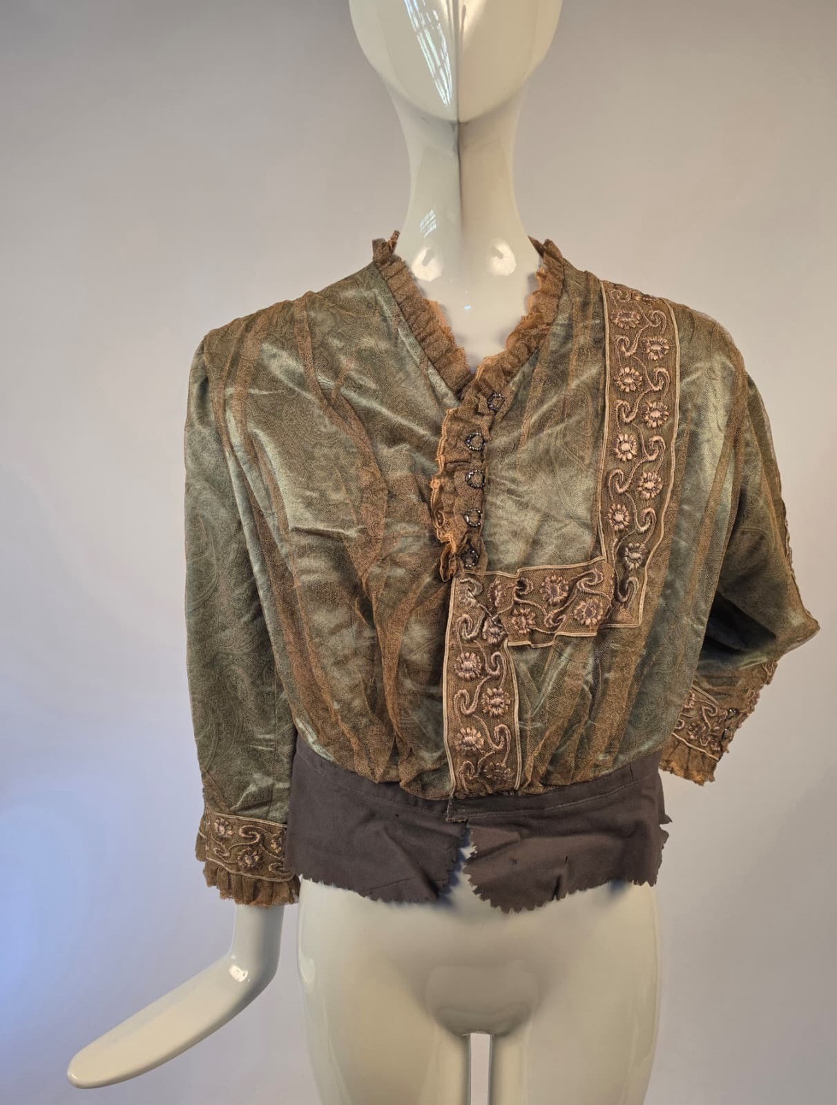 EDWARDIAN PAISLEY PRINT TULLE + SATIN BLOUSE W CUT STEEL BUCKLE DETAIL