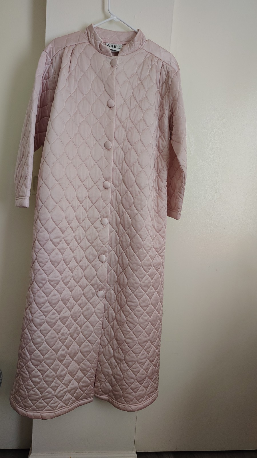 Ariel Vintage Quilted Full Length Light Pink Women’s Robe Housecoat 70’s READ