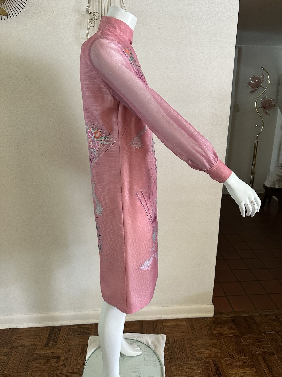 Vintage 60s 70s Alfred Shaheen Pink Fan Print Hostess Shift Dress Sheer Sleeve