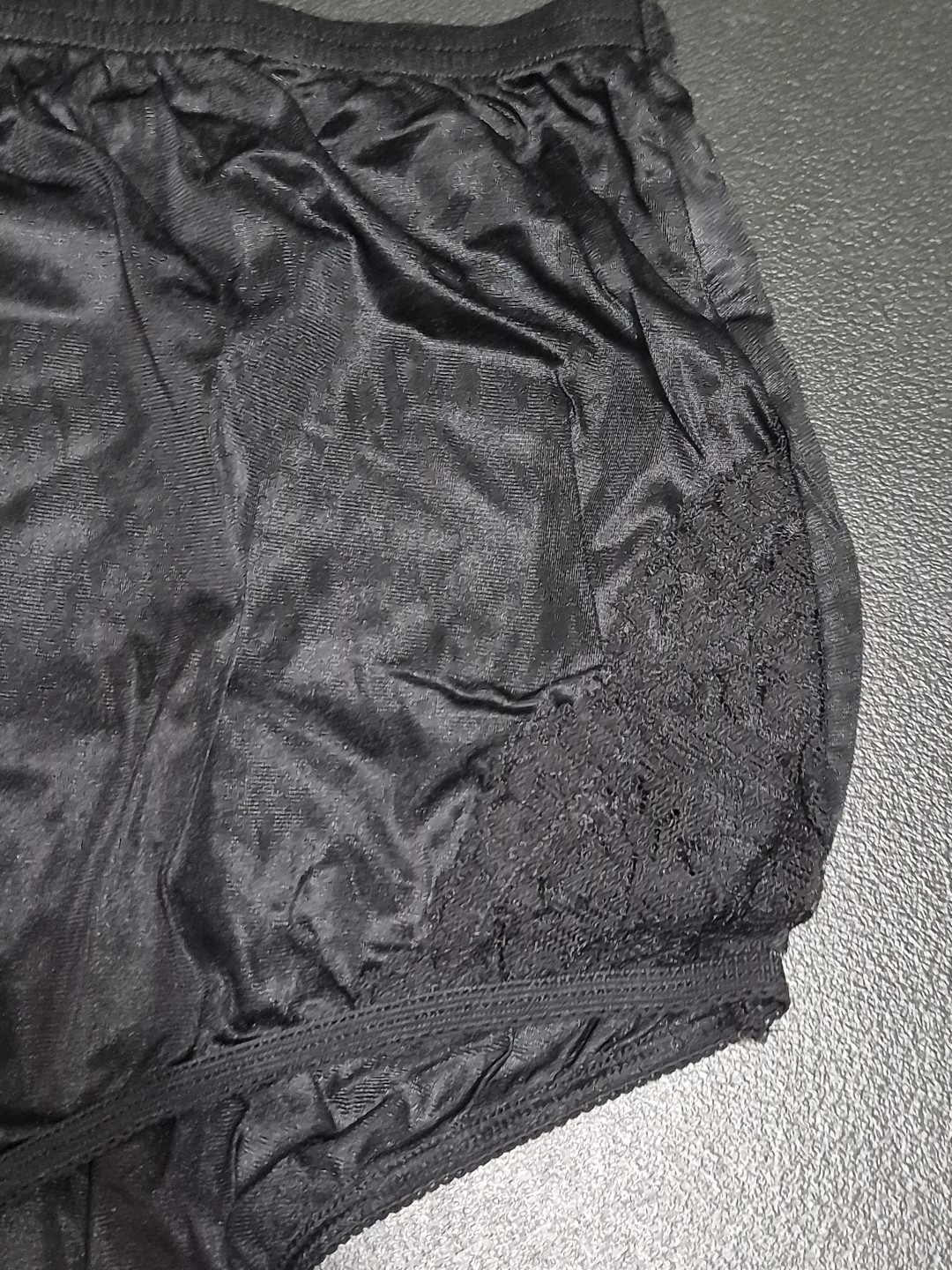 Vanity Fair Women’s Black Full Coverage Nylon Trim Lace Panties Size 7/44