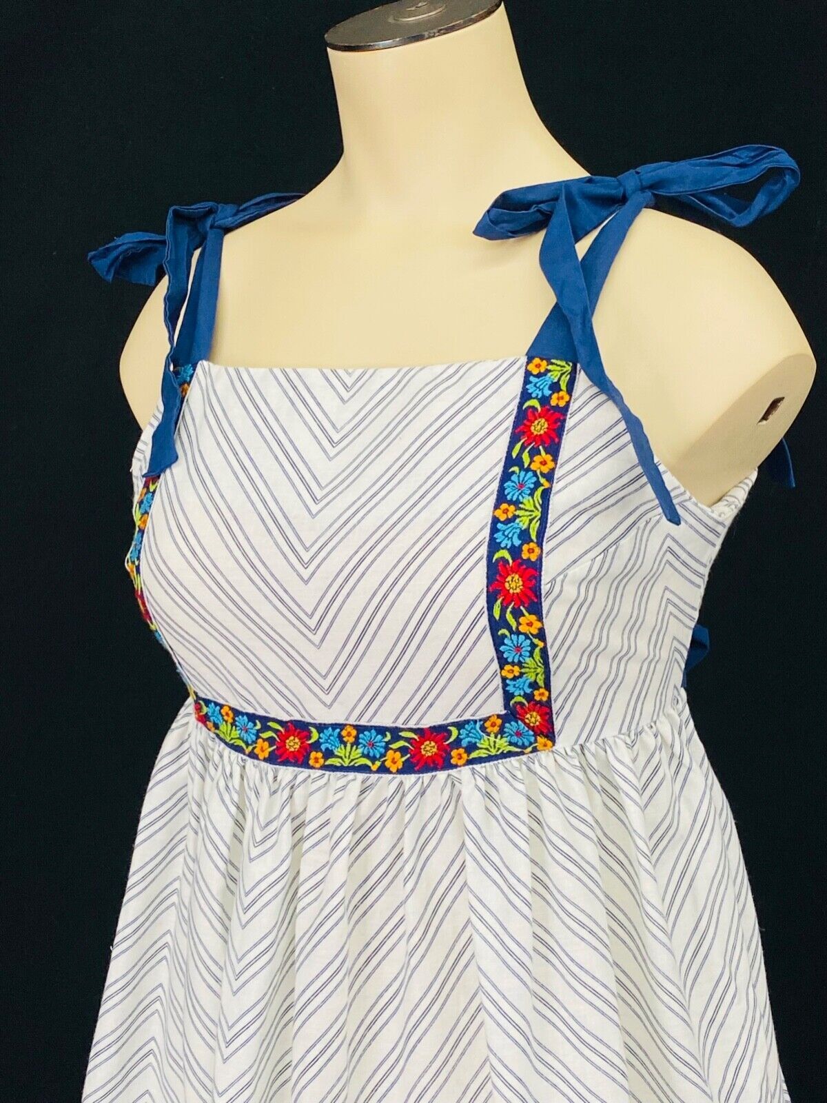 Vintage 1970s white sundress, sleeveless summer boho floral dress red striped