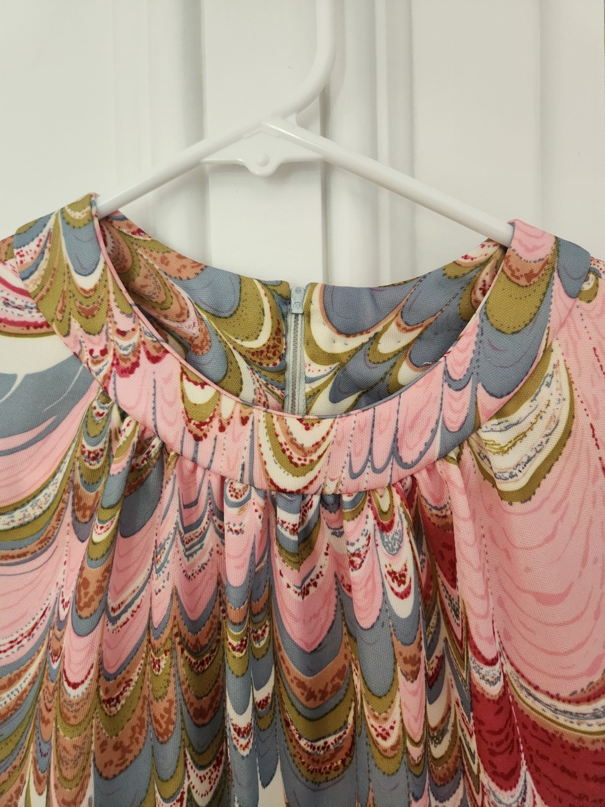 Vintage 1970’s Leslie Fay Sleeveless Hippie Marbled Maxi Dress Size 4 / Small