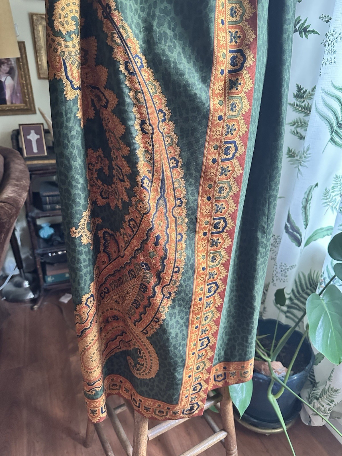 VTG Carlisle Wool & Silk Skirt Paisley Animal Print Sz 12 Wrap Skirt Hong Kong