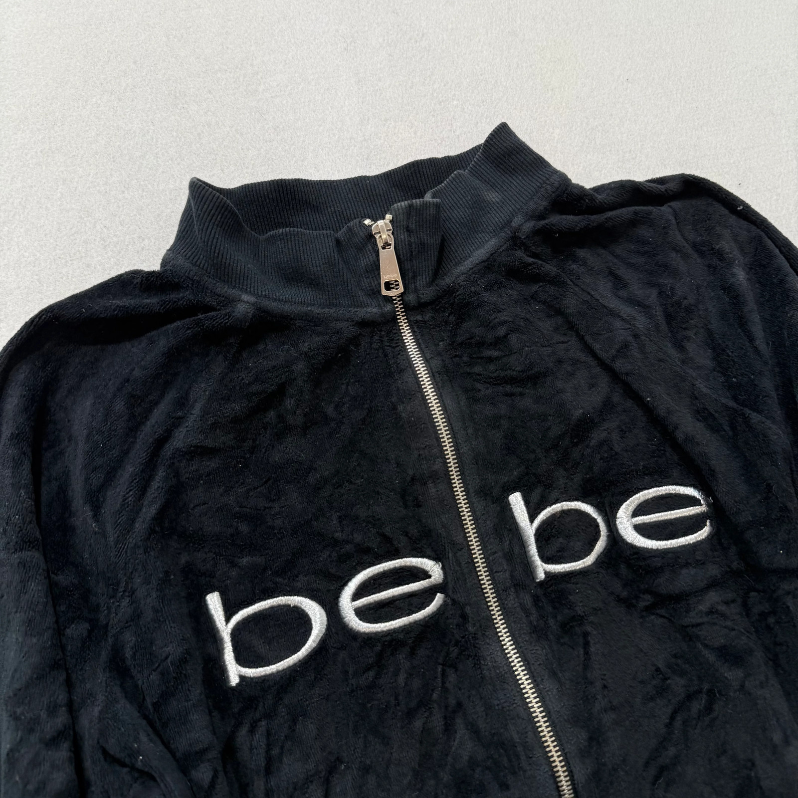 Bebe Women’s Black Velour Full Zip Track Jacket Mock Neck Pockets Logo Size L
