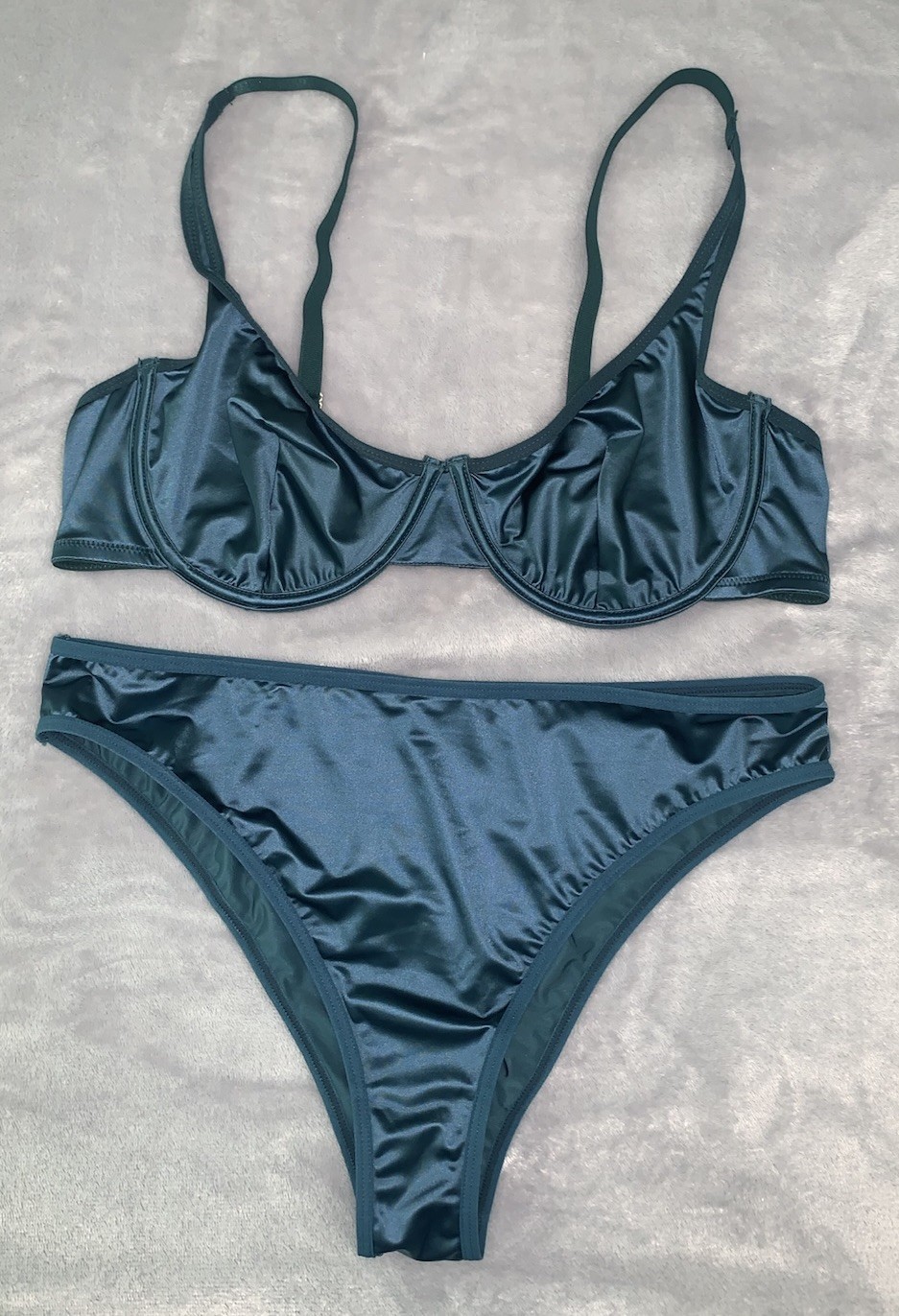 NEW GLOSSY 2nd Skin Stretch Satin Bikini Panties & Bra Set XL 40 Vtg Style