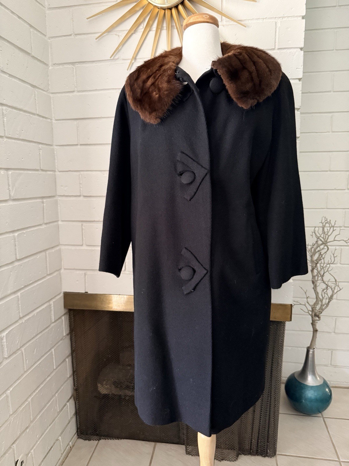 Vintage Long Black Swing Fabric Coat 50s 60s Real Fur Collar M USA jacket winter