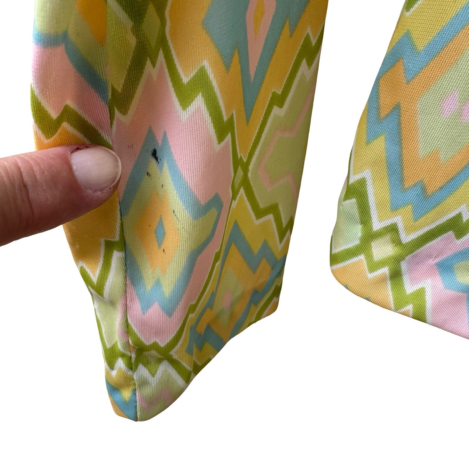 Bobbie Brooks Vintage 70s Pastel Psychedelic Geometric Groovy Tie Neck Blouse