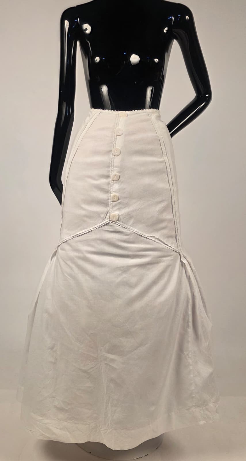 EDWARDIAN WHITE SKIRT W POLISHED STONE BUTTON TRIMMED FRONT