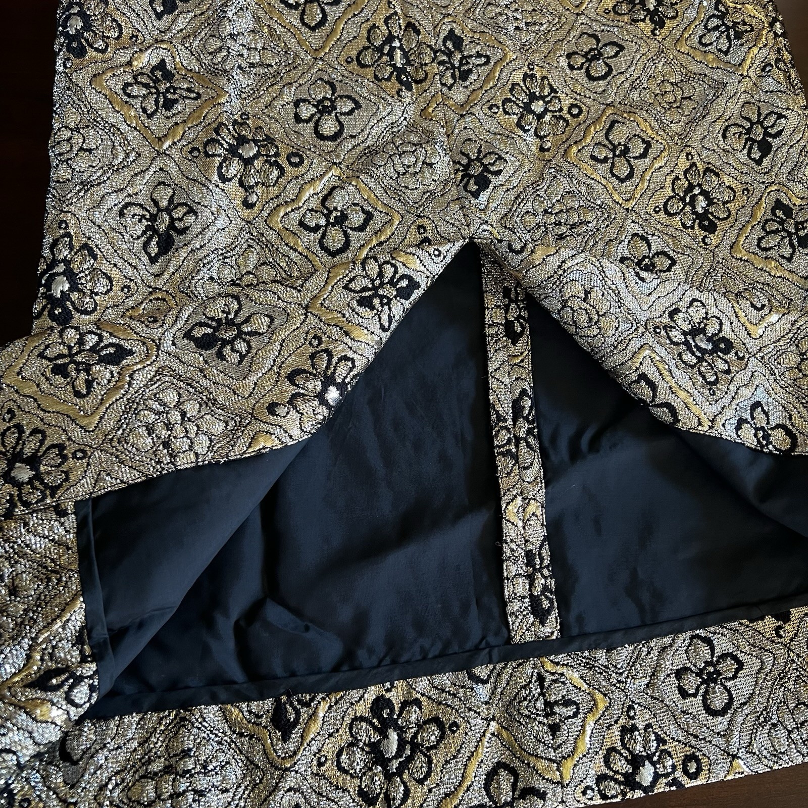 1960’s Vintage Gold Brocade 2pc Dress Skirt Top Sleeveless Geometric Size Small