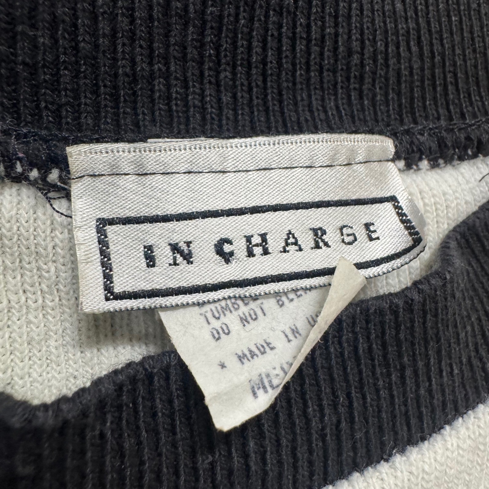 VTG In Charge long-sleeve crewneck sweater Women’s M Striped Multi-color