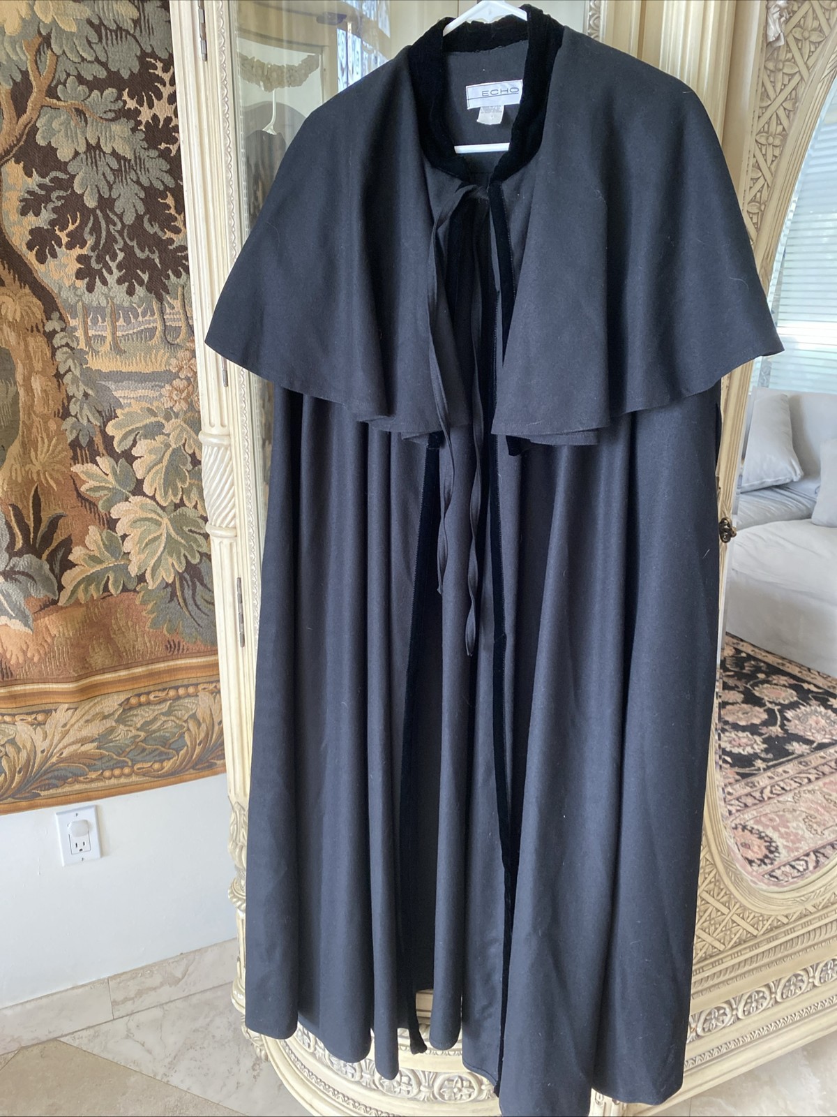 Vtg Echo Long Draped Cape Women’s Black 100% Wool Velvet Trim Warm Victorian