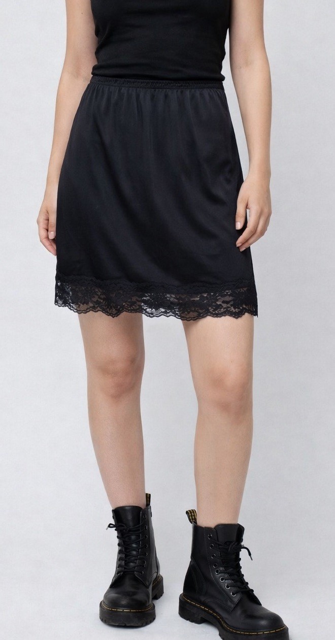 Vintage Black Lace Nylon Half Slip Sz Small 22″ Long Grunge Y2K Mini *NO TAG*