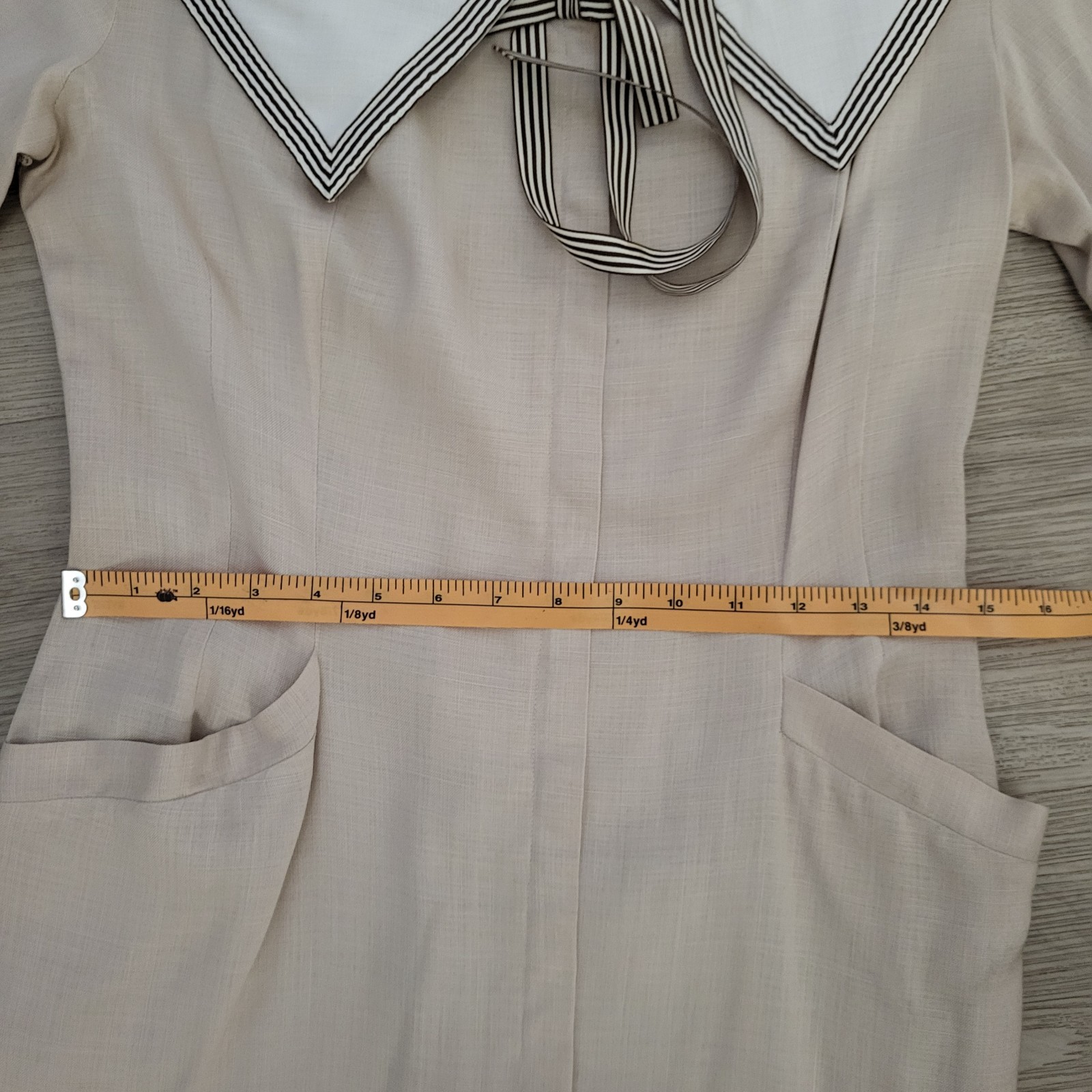 VTG Minx Modes Dress 60’s Beige Point Collar Pin Stripe Silk Scarf Retro