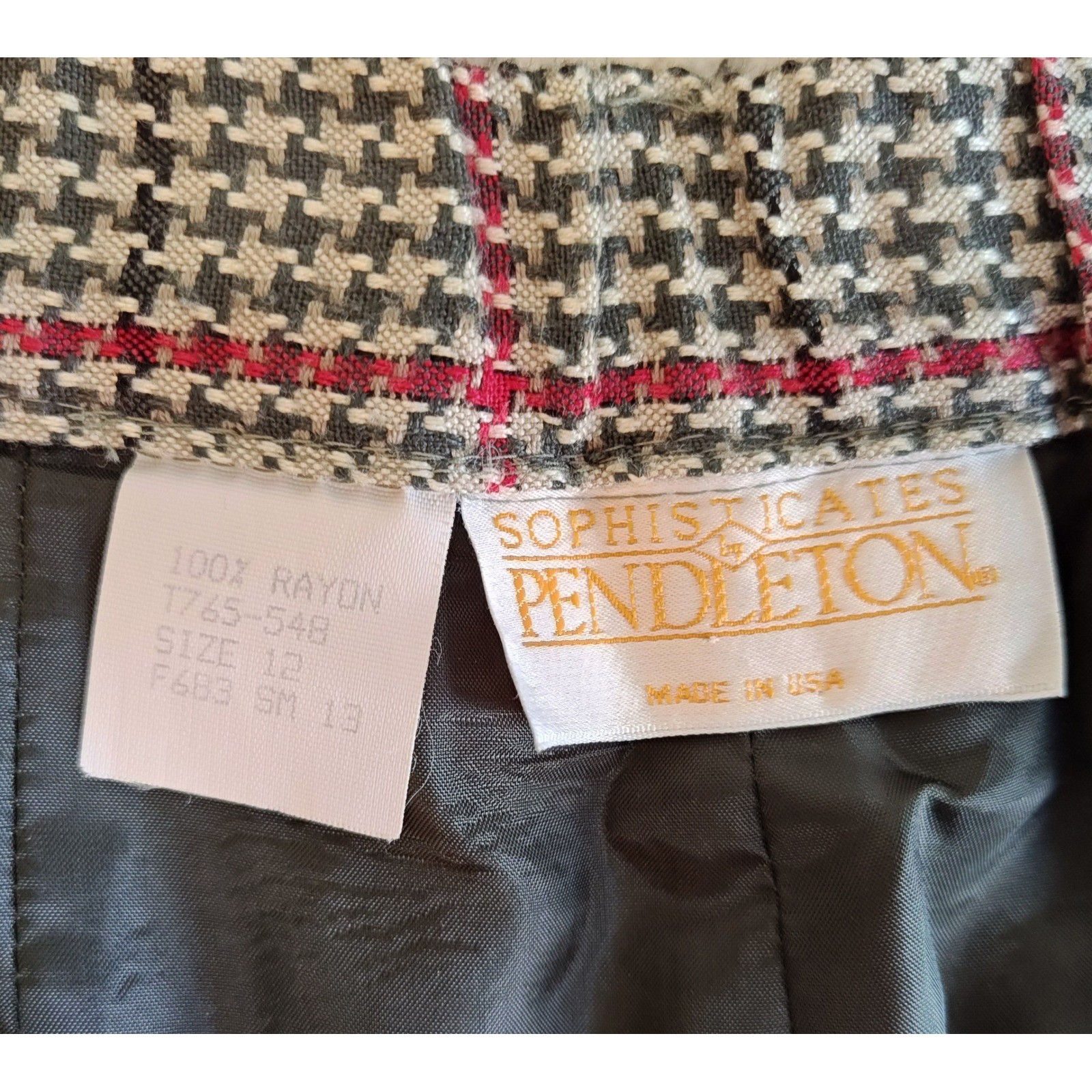 1950s Pendleton Shorts Women 12 Black White Red Houndstooth Plaid Pleated Rayon