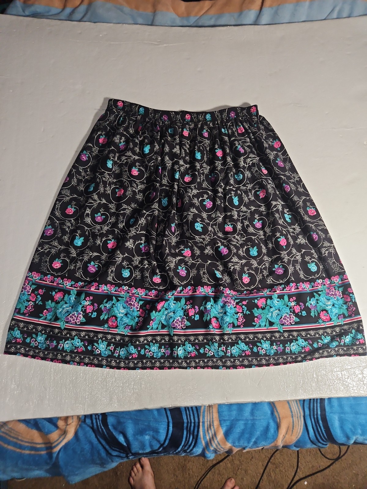 Vintage California Connection Inc Size 20/34 Black Maxi Skirt Floral