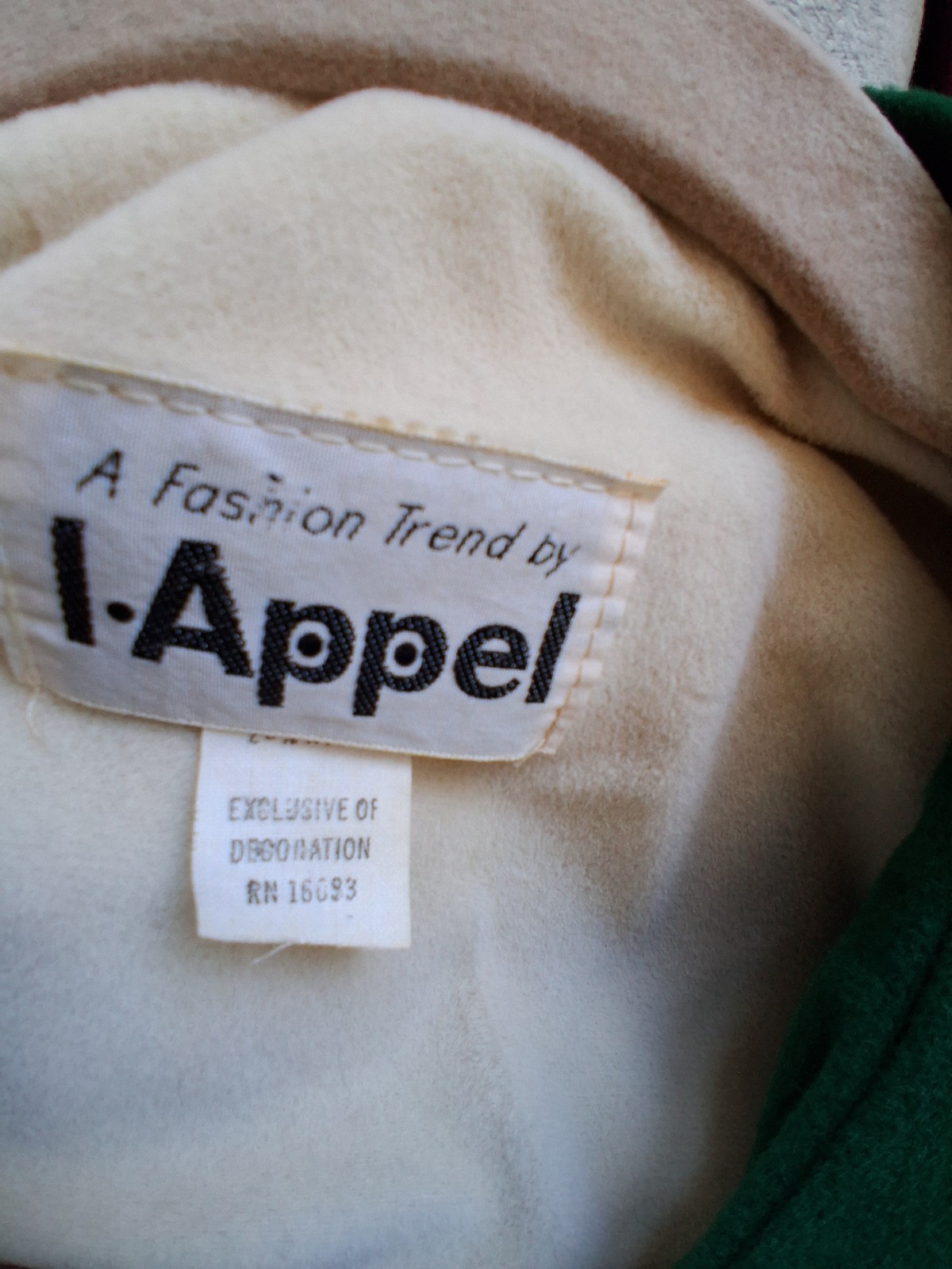 Vintage I- APPEL Long Velour Robe Womens Velvety BIG BUTTONS, Big Pleat,