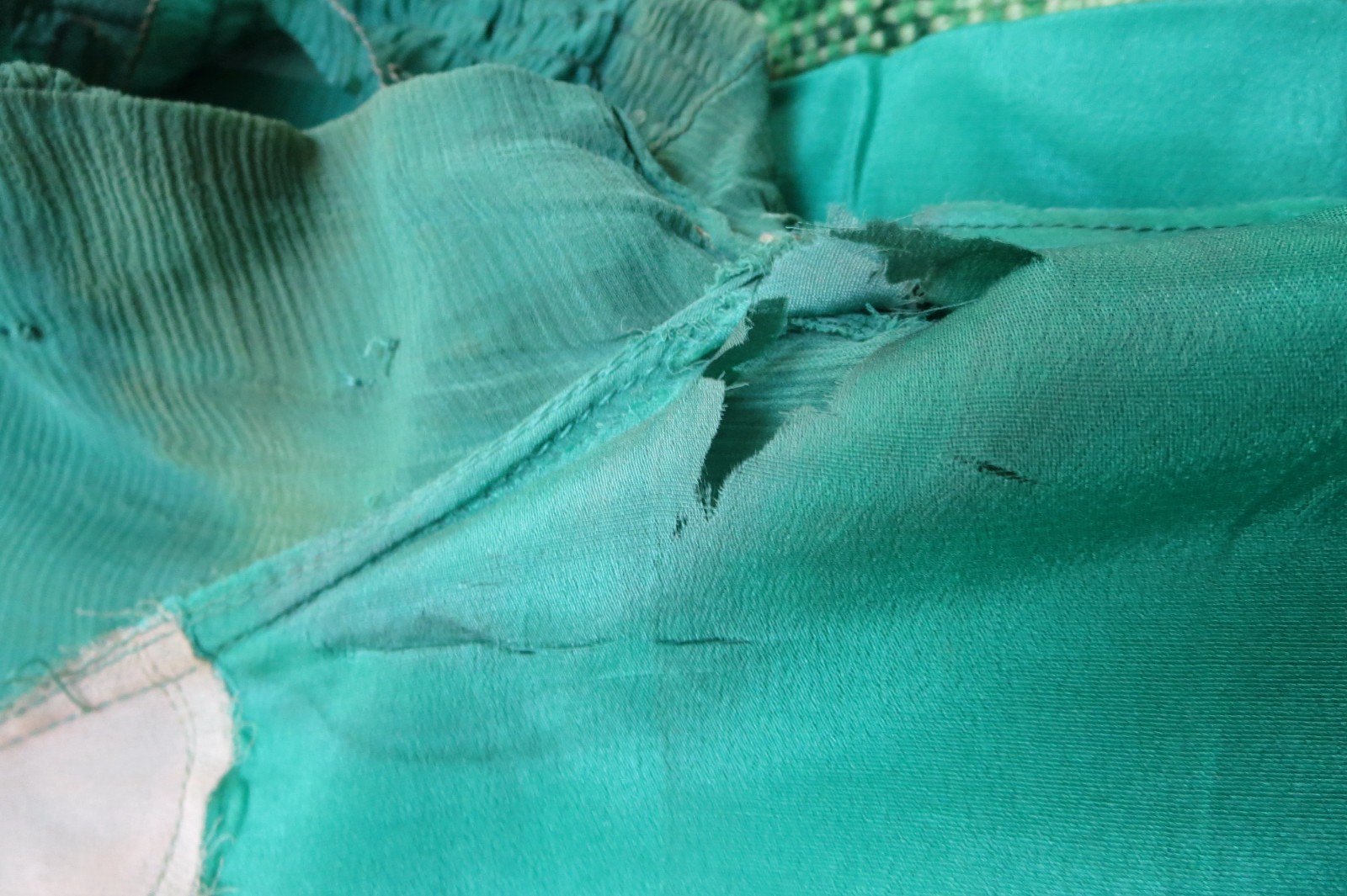1920s Authentic Bright Green Silk Day Dress With Beaded Bodice 36 Bust