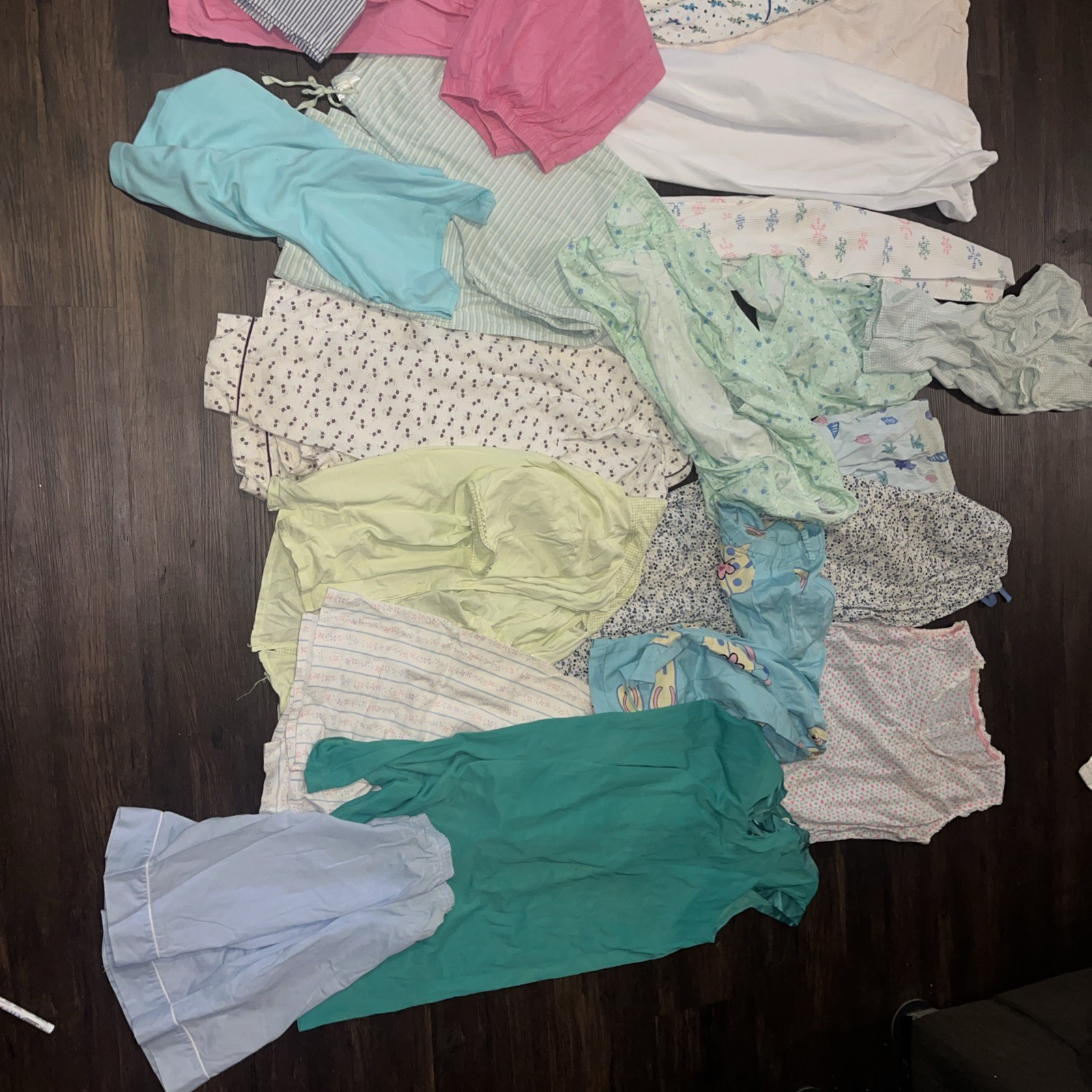Vintage 90s/00s Women’s Sleepwear Nighties Tops, Bottoms Size S And M Lot Of 25