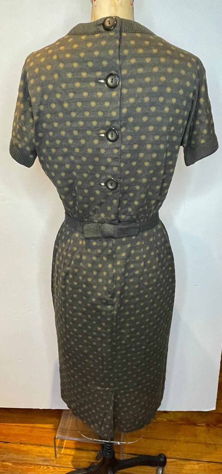 CUTE!!VTG 50’S-60’S GRAY GREEN KNIT DOT PRINT WIGGLE SHEATH BUTTON BOW BACK*S