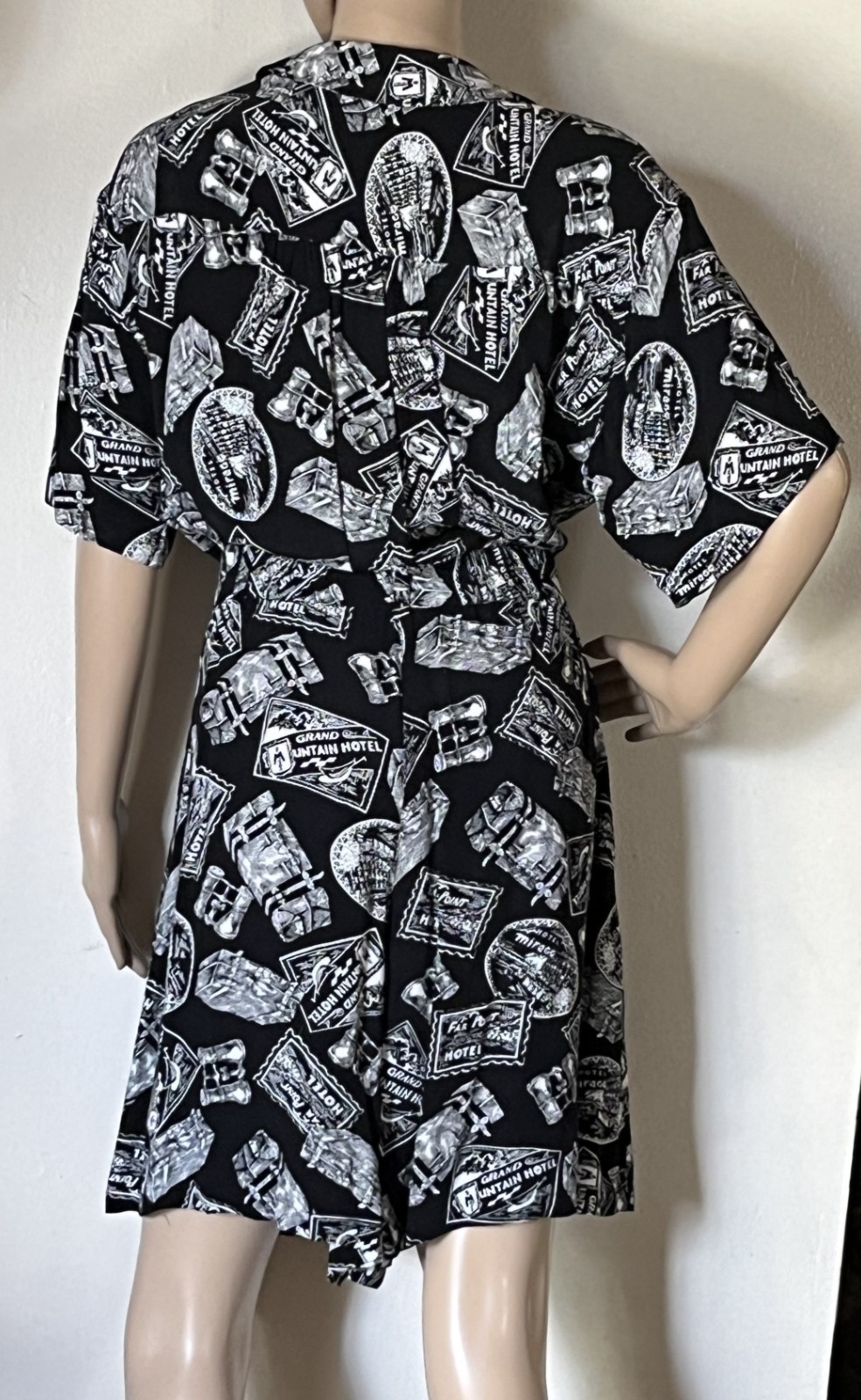 1980s Black & White World Traveler Romper Shorts w/Pockets-Liz Sport Size 12
