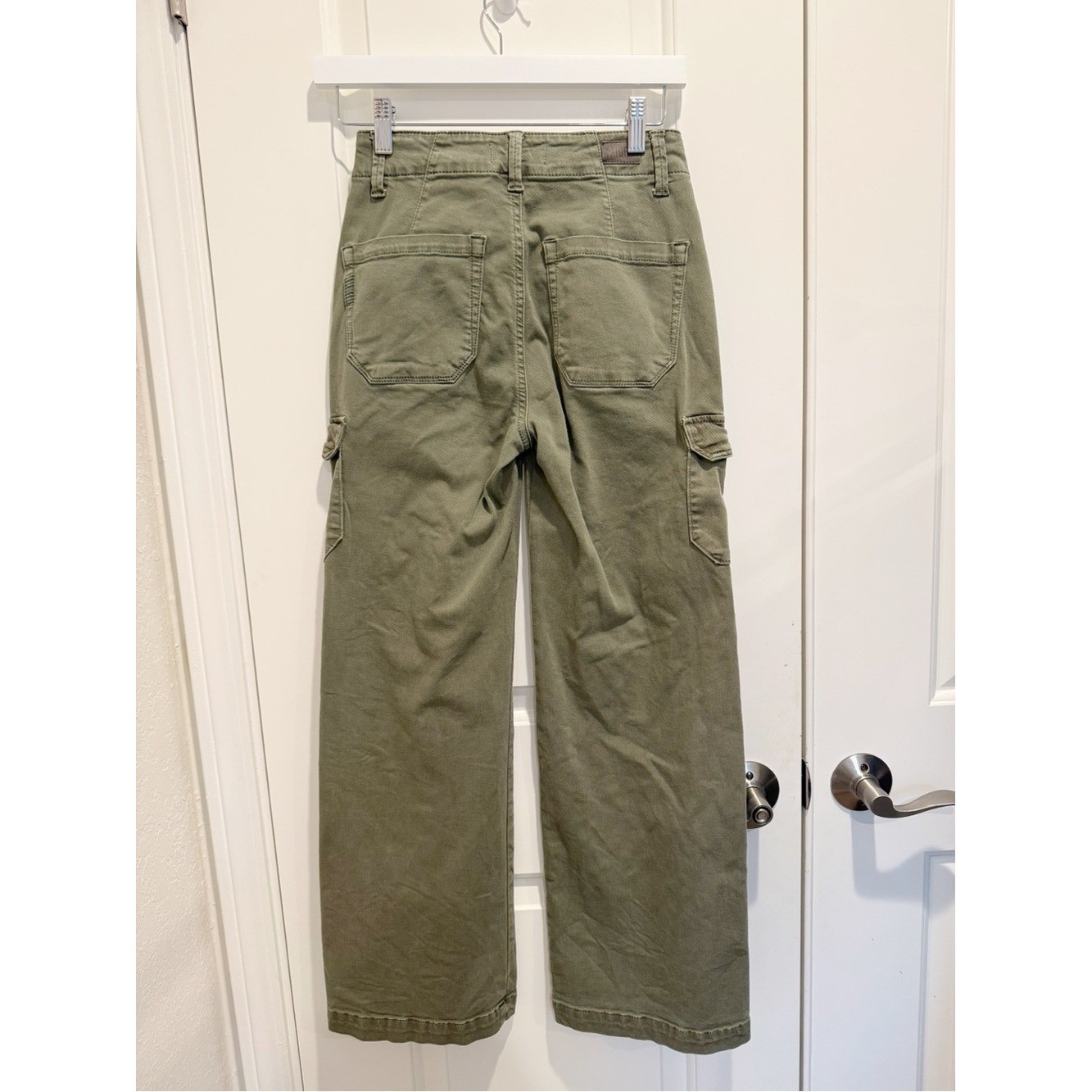ANTHROPOLOGIE PAIGE Carly Cargo Pants in Vintage Ivy Green Wide Leg Denim
