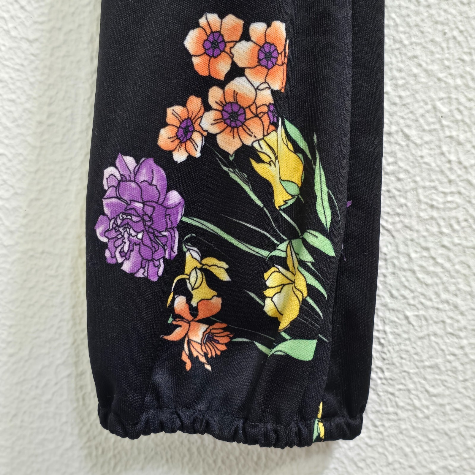 Vintage 70s Black Floral Tie Front Dagger Point Collar Women’s Top Alfreda 0024