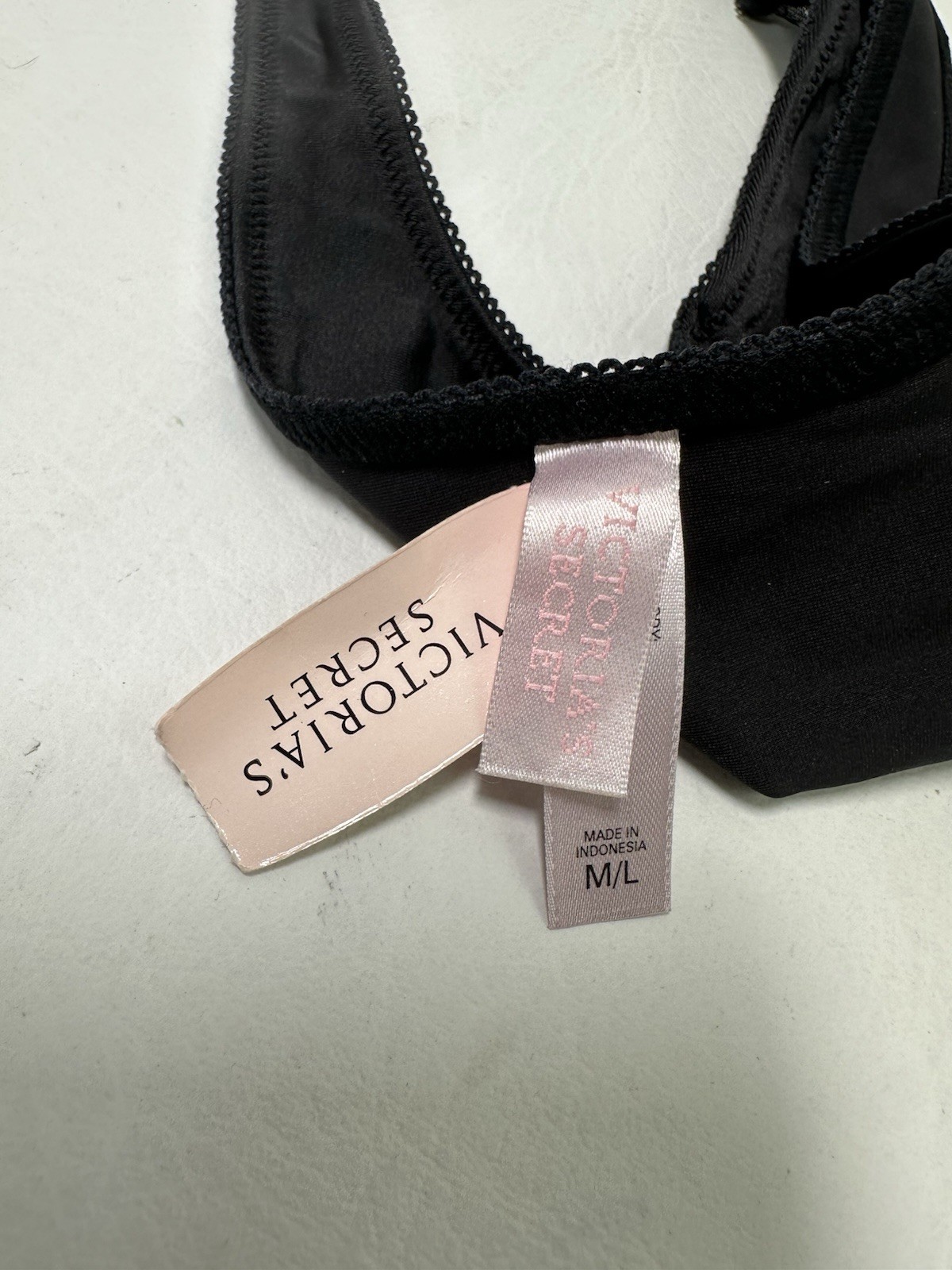 Vintage Y2K VICTORIA’S SECRET Thong Panties Size M/L RIBBON Pink Black NWT 2004