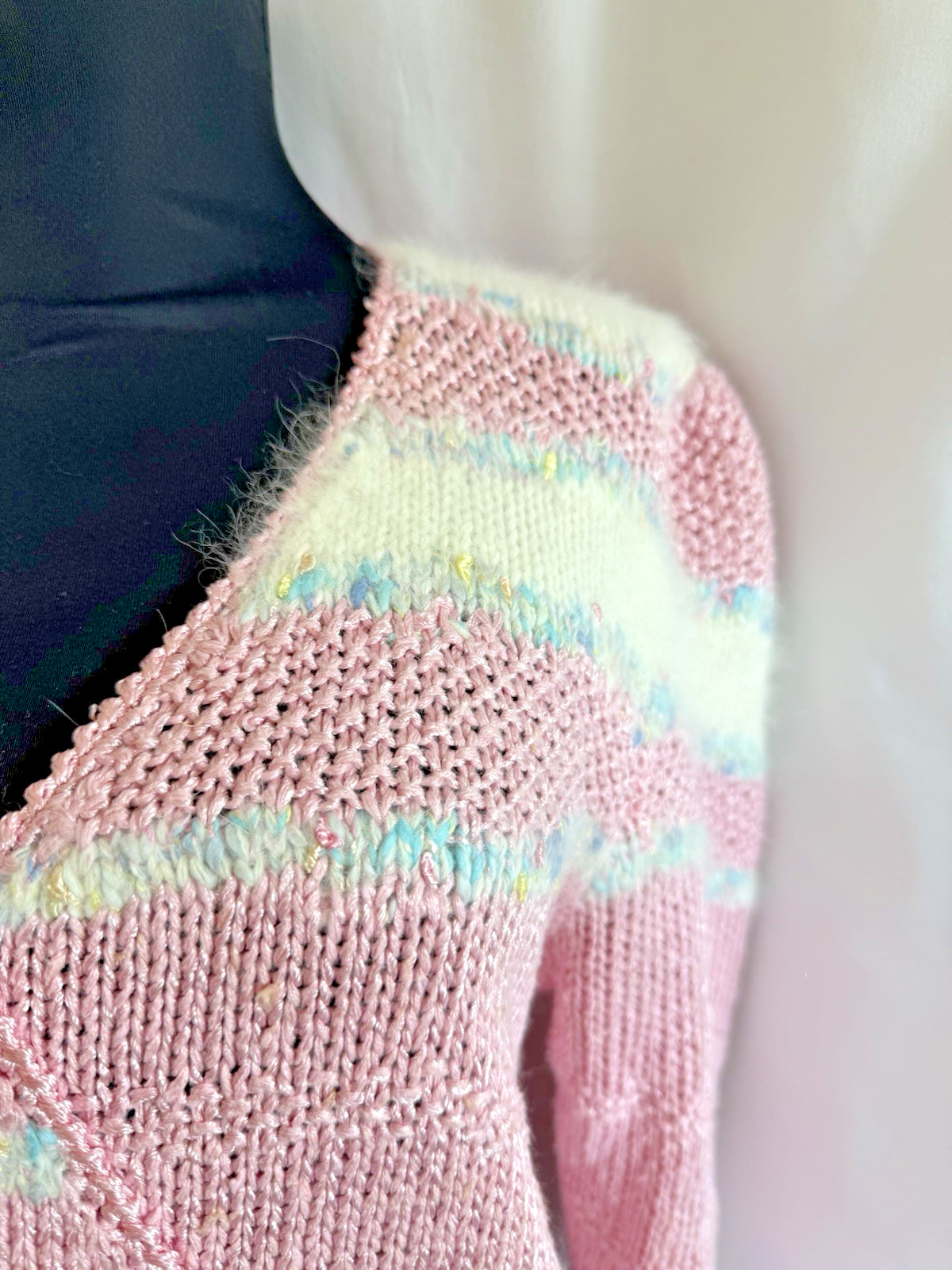 Vintage 1980s Pink Sweater W/ Angora Trim – Size Small