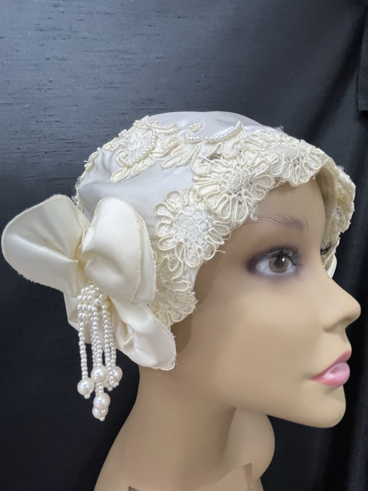 1960s Vintage Handmade Wedding Dress Train Pearls XS Metal Zipper W/ Headband