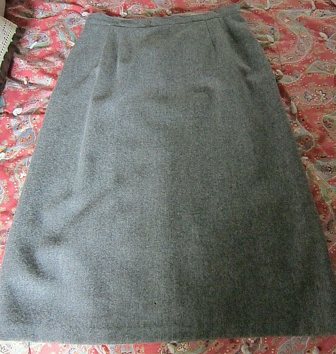 Gray Wool Pencil Skirt-Calf Length-Carson Pirie Scott-Size18-Lined-Back Zipper