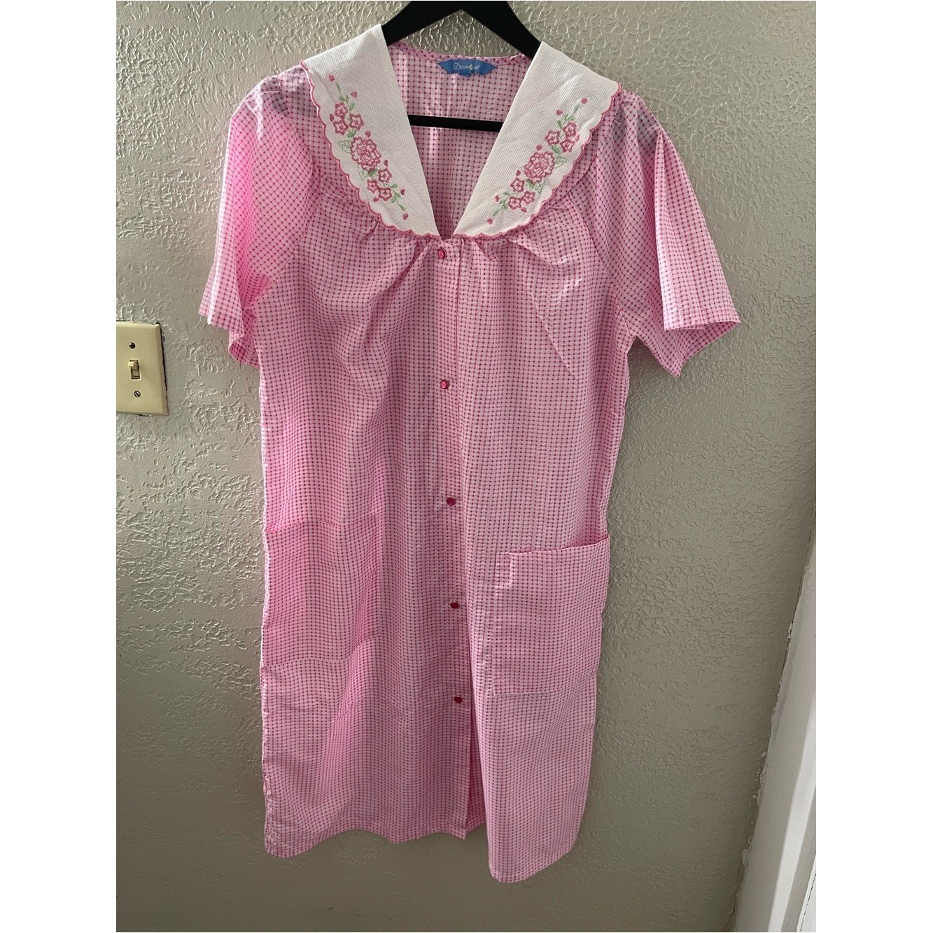 Women’s Pink Checked Vintage Button-Up House Dress Embroidered Collar Medium